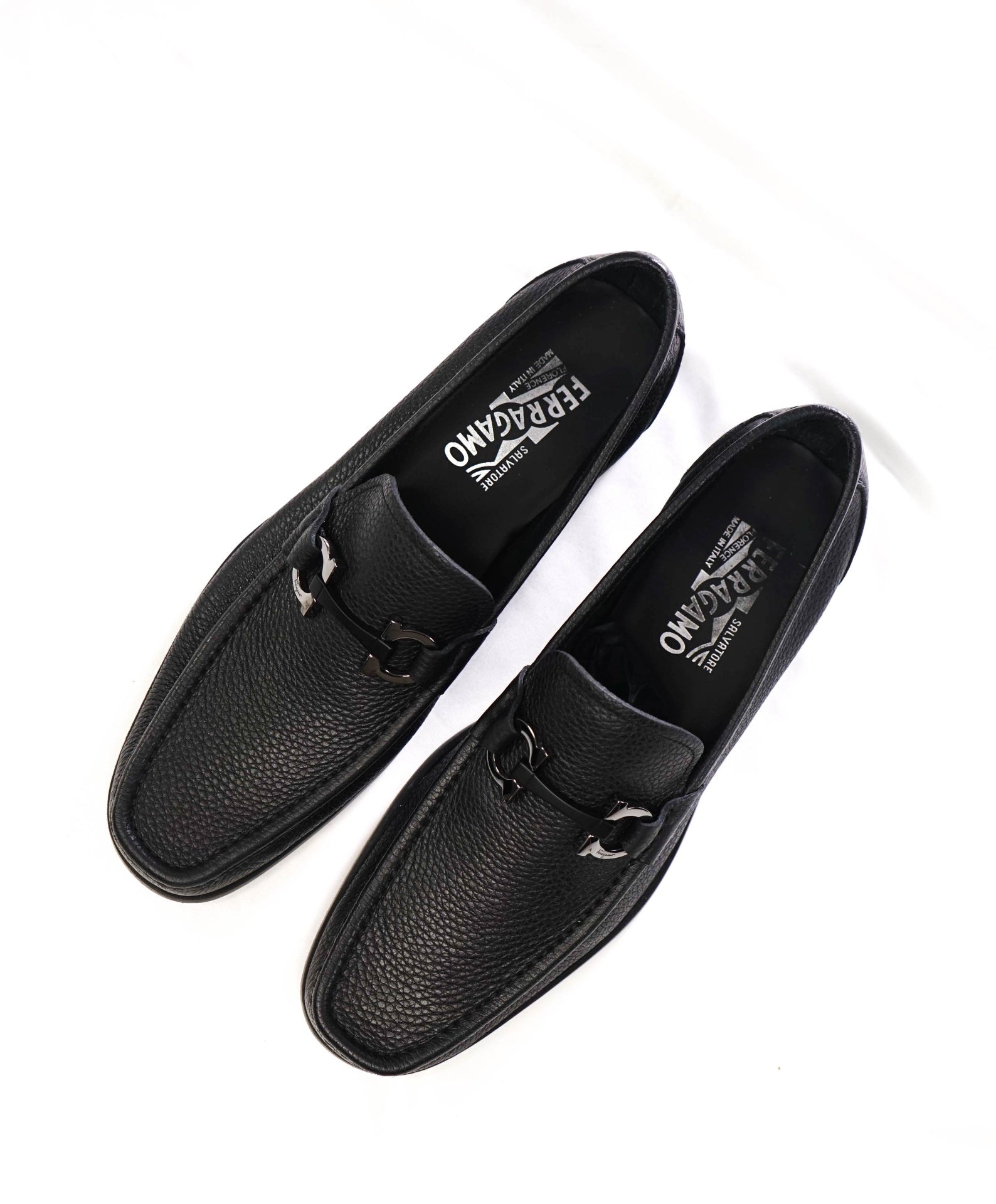 $850 FERRAGAMO - Black GRANDIOSO Pebble Leather Loafers - 9.5 D