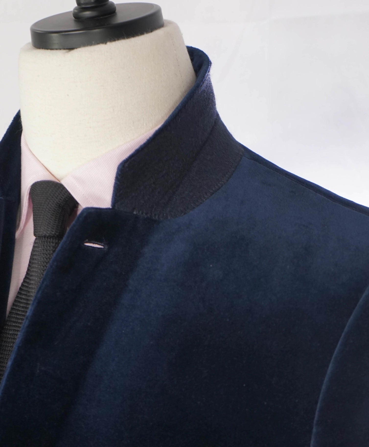 $400 HUGO BOSS - Navy Blue Velvet Blazer - 42S