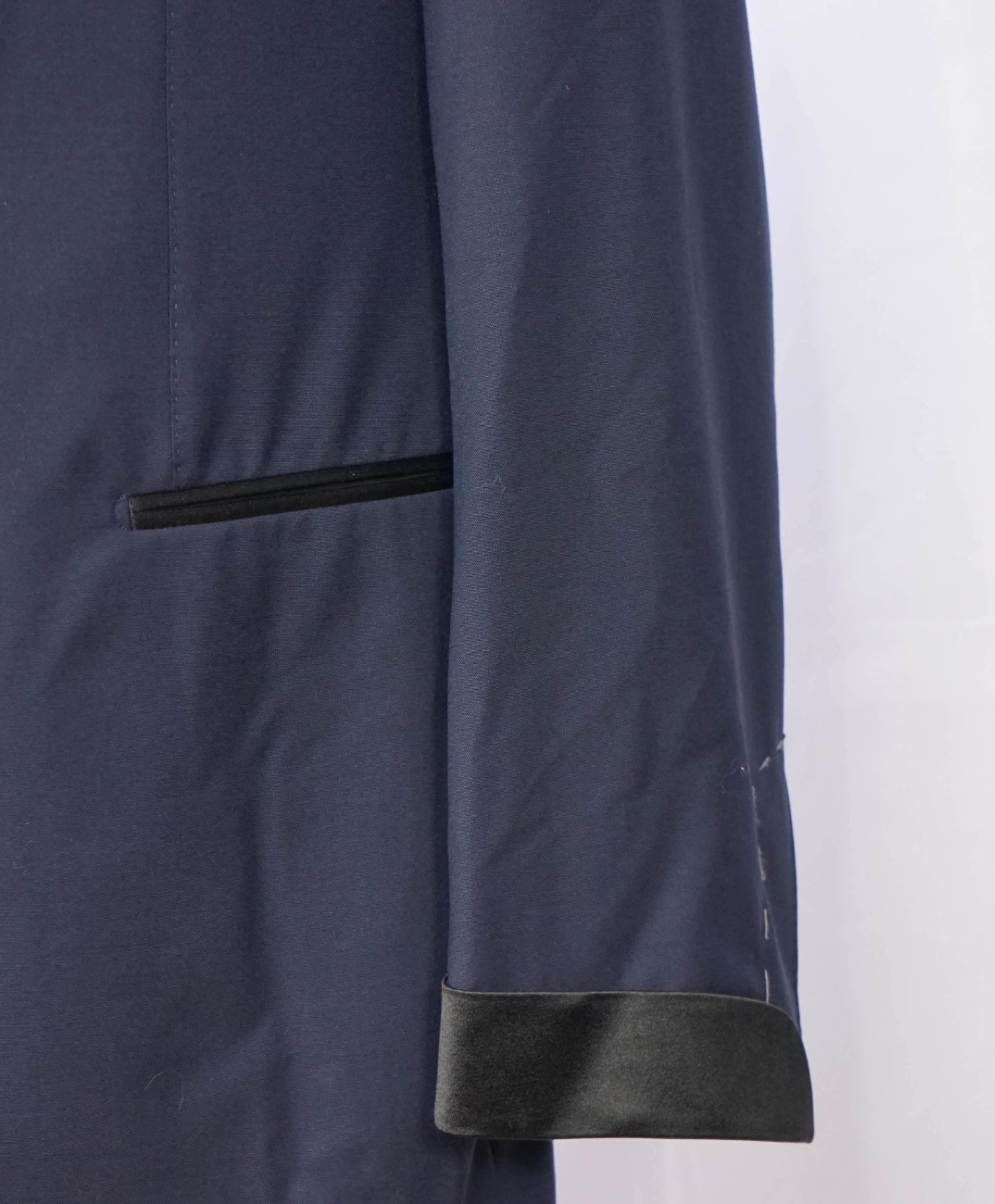 $6,950 TOM FORD - O'Connor Navy Wool Shawl Lapel Tuxedo - 48R