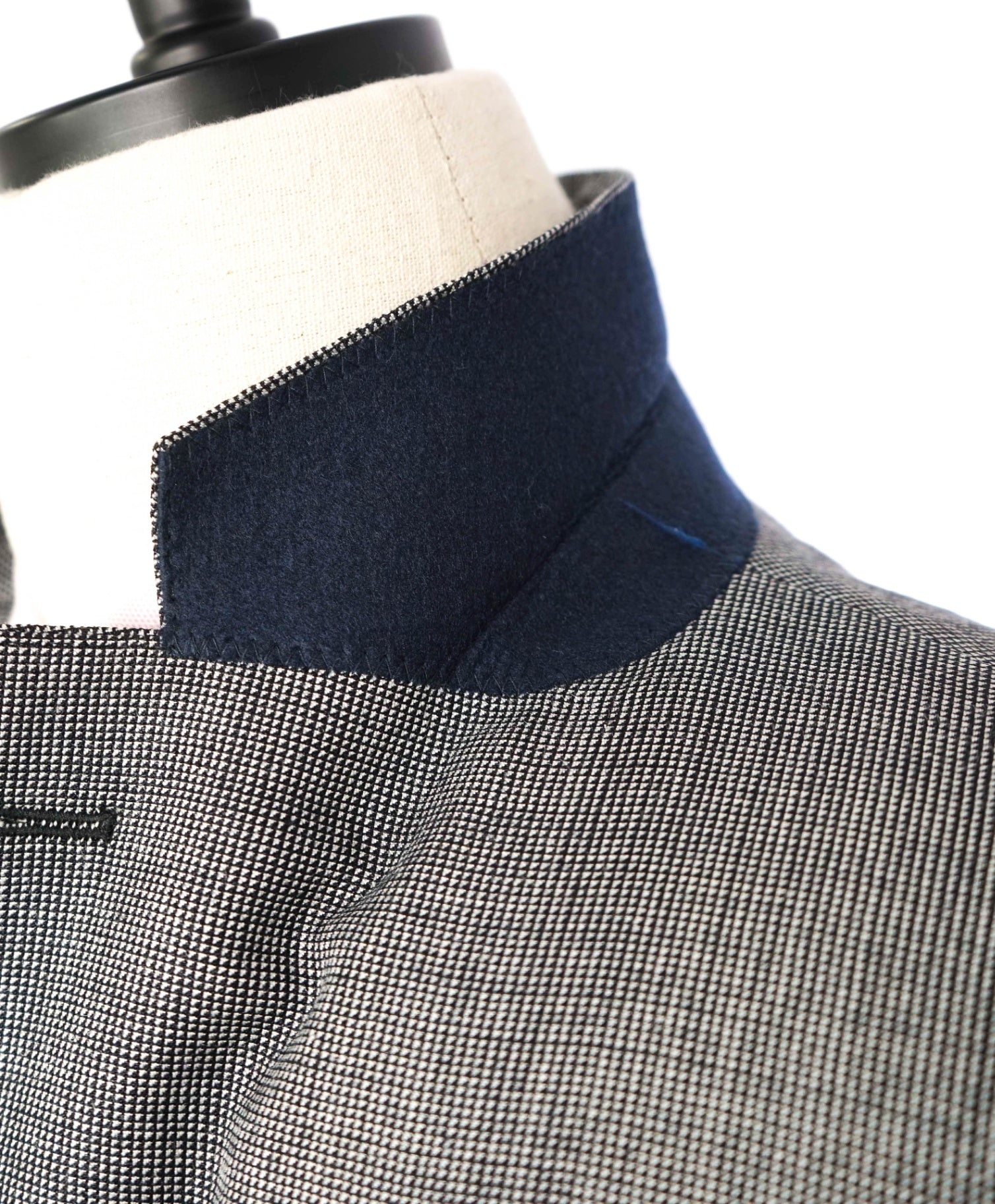 $995 SAKS 5TH AVE - Gray Micro Houndstooth Silk/Wool Blazer - 46R