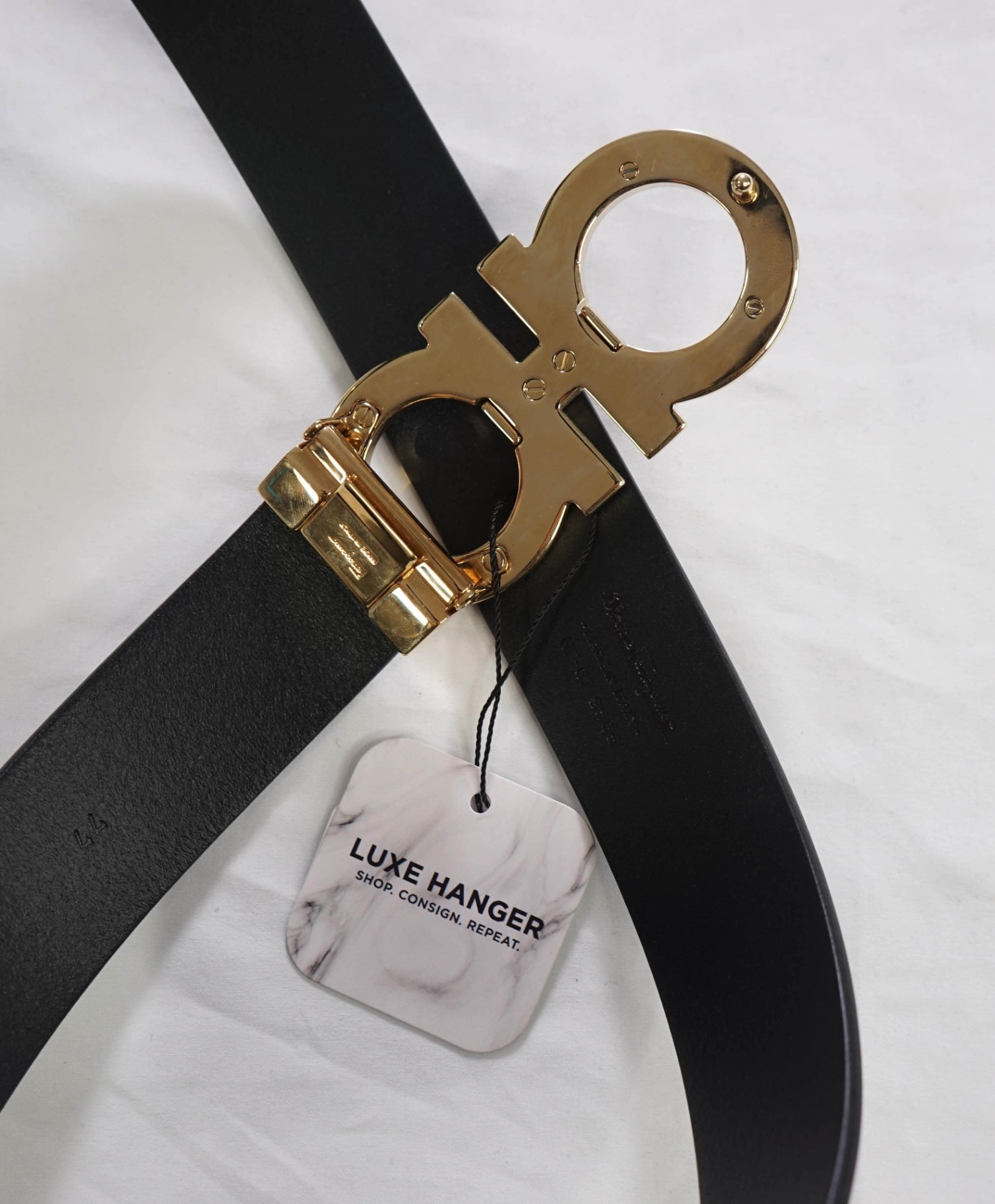 $575 FERRAGAMO - Black Leather Belt - 44W