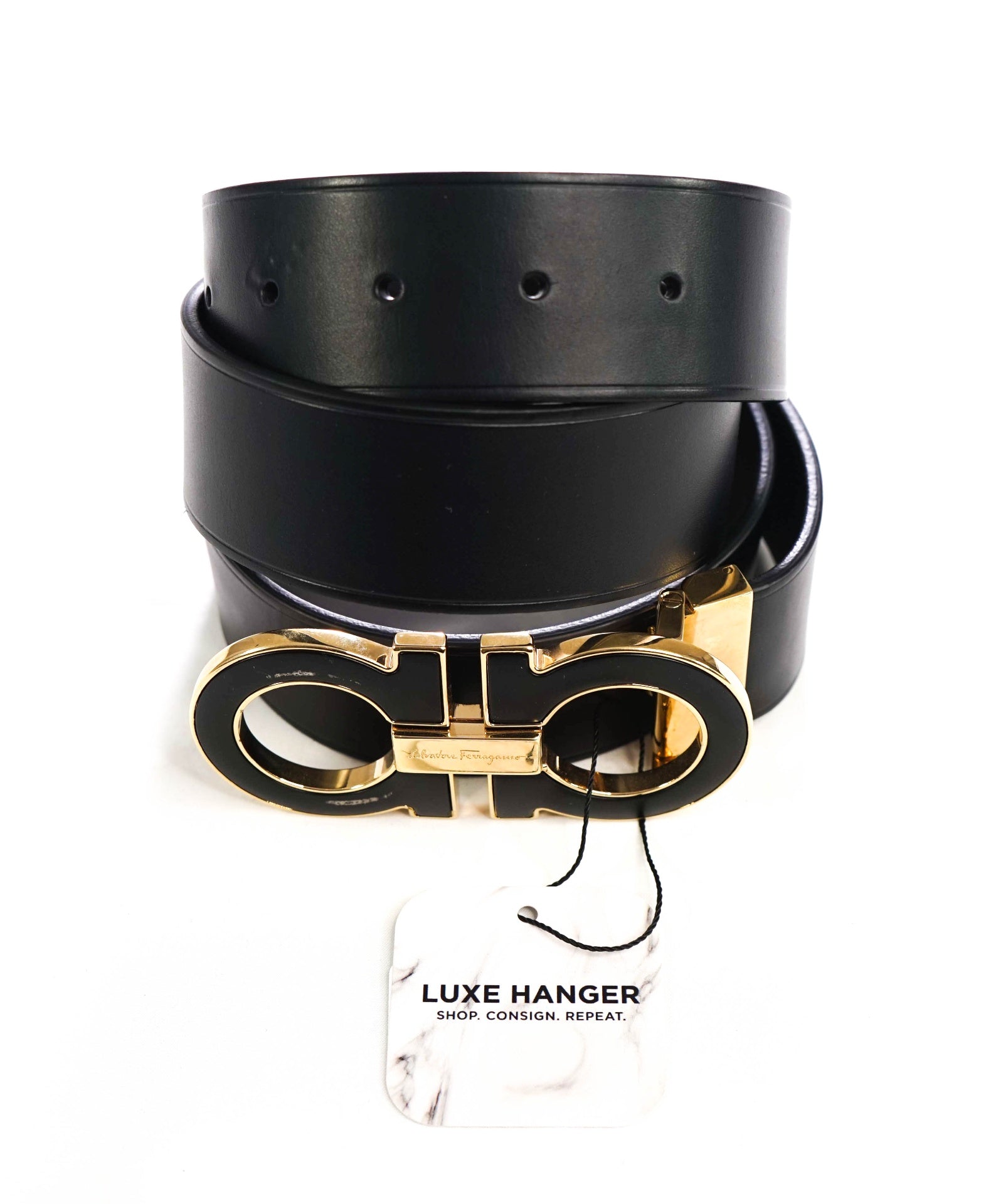 $575 FERRAGAMO - Black Leather Belt - 44W