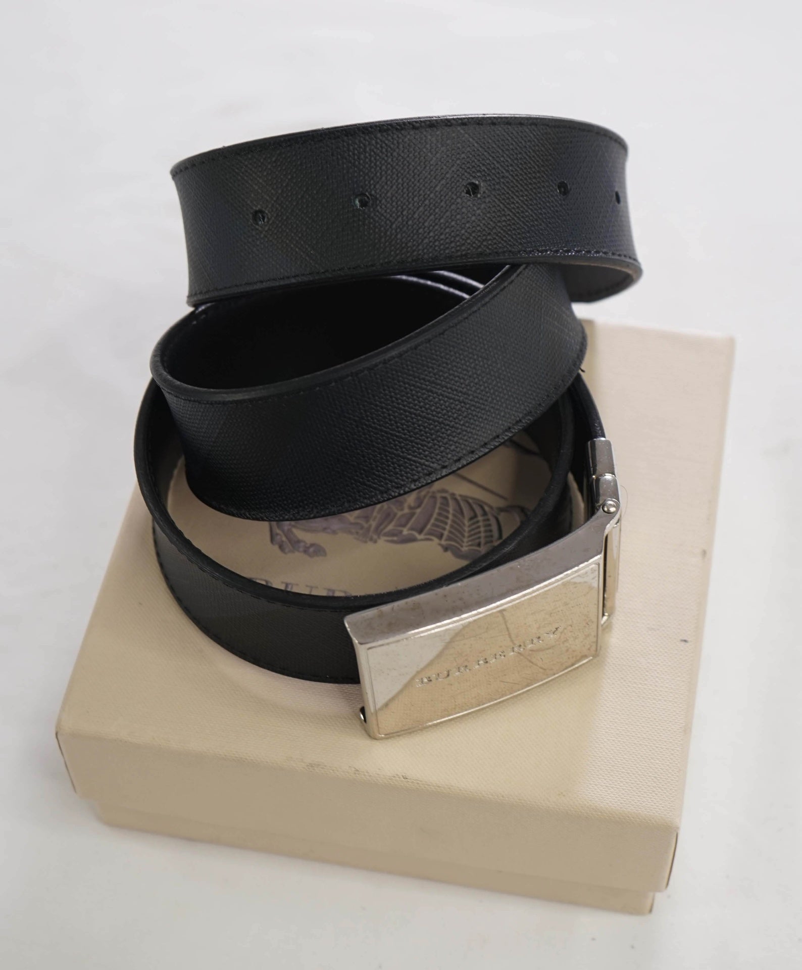 $295 BURBERRY - Blue/Black Reversible Canvas/Leather Belt - 38W