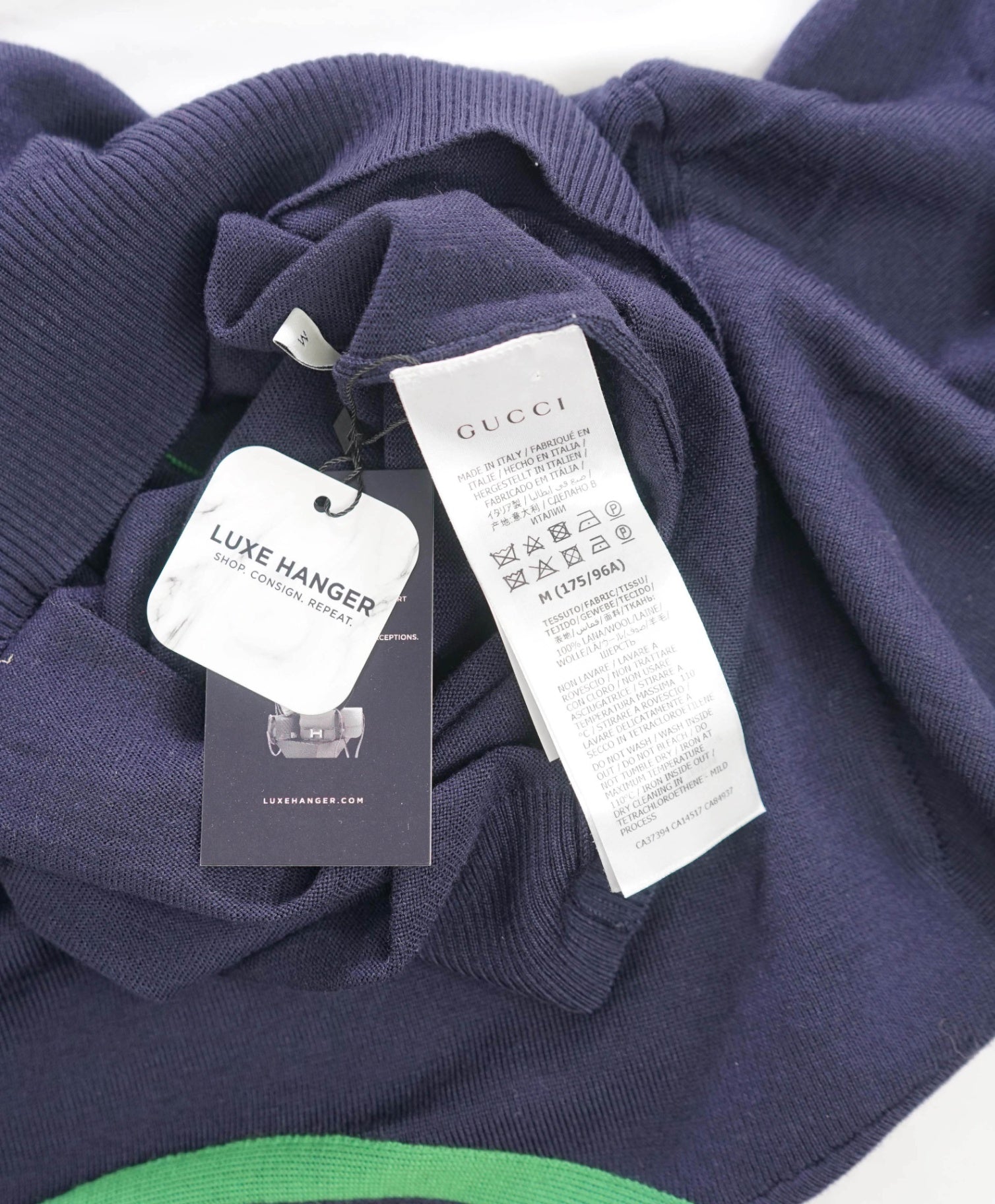 $1,480 GUCCI - Navy Blue Wool Cricket V-Neck Sweater - M