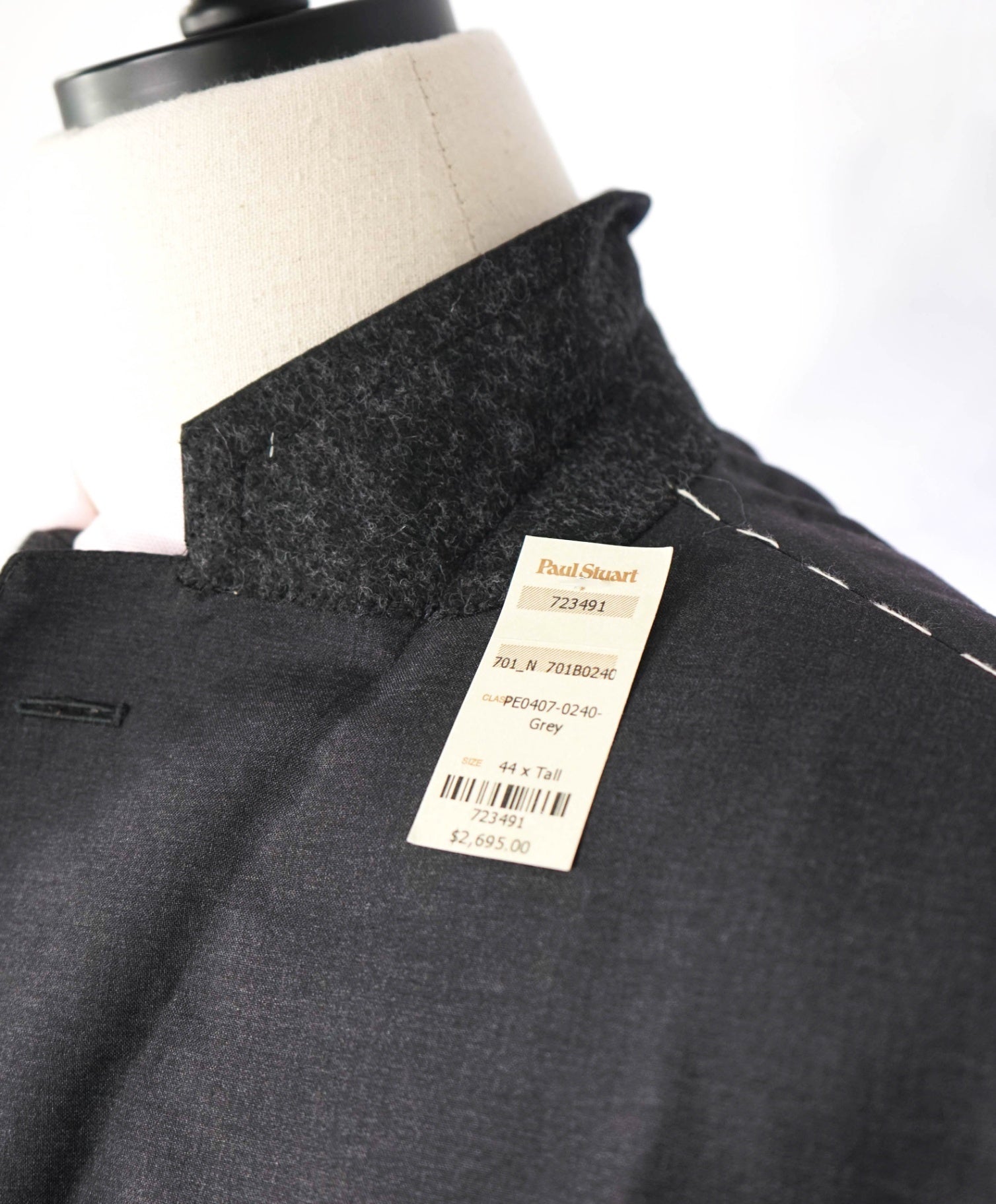 $2,695 PAUL STUART - *FULL CANVAS* Solid Gray Wool Suit - 44L