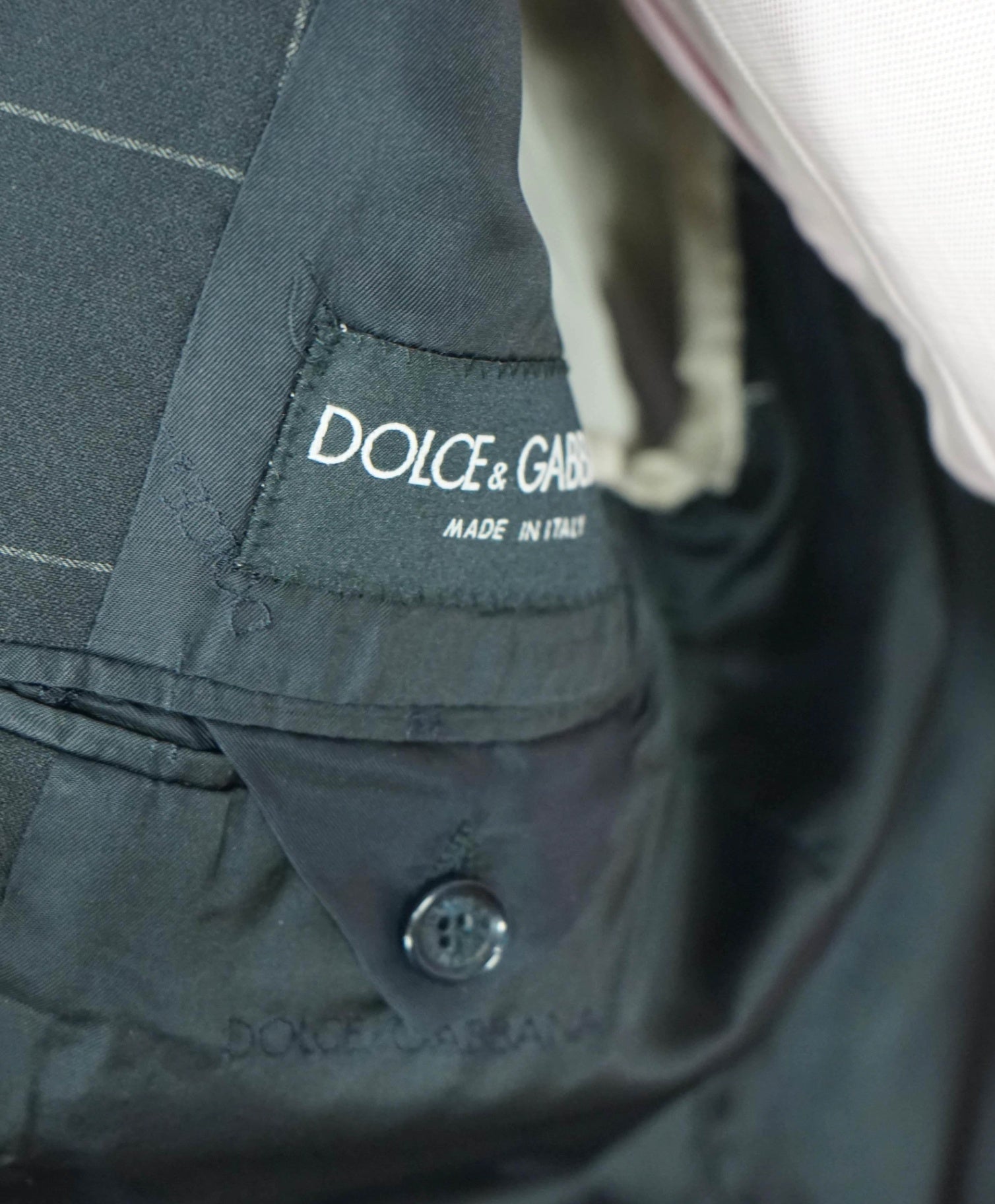 $3,195 DOLCE & GABBANA - Navy Windowpane 2/3 Roll Suit - 44L