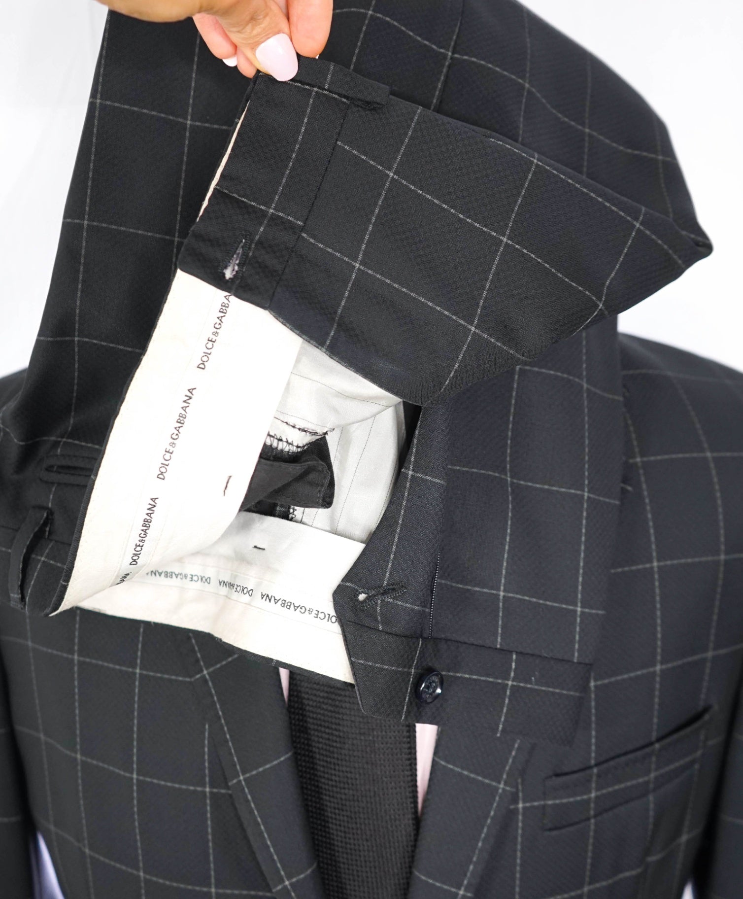 $3,195 DOLCE & GABBANA - Navy Windowpane 2/3 Roll Suit - 44L