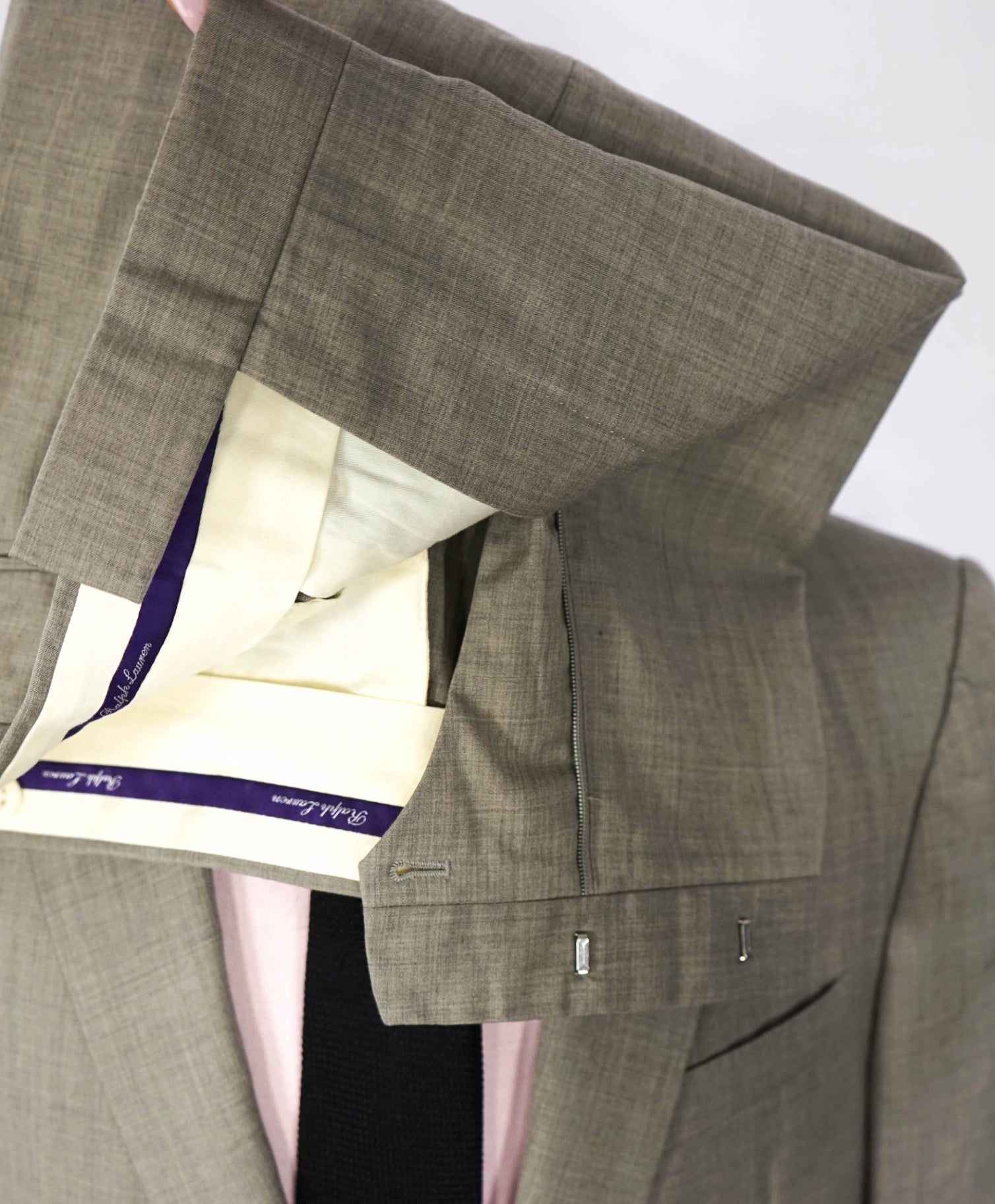 $2,995 RALPH LAUREN PURPLE LABEL - Light Gray Wool Suit - 42R