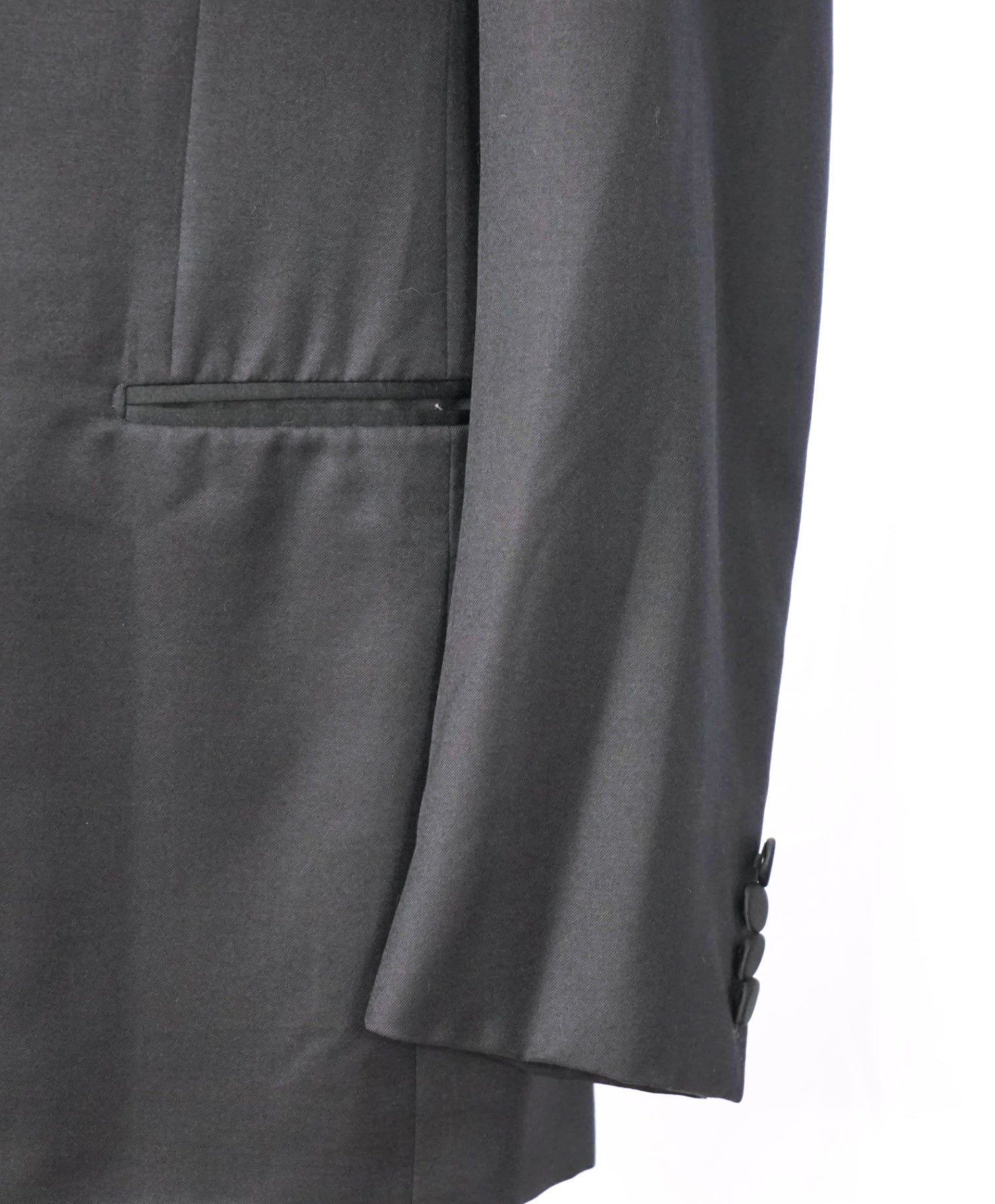 $2,695 ZEGNA - Black "MICRONSPHERE" Peak Dinner Jacket - 38R