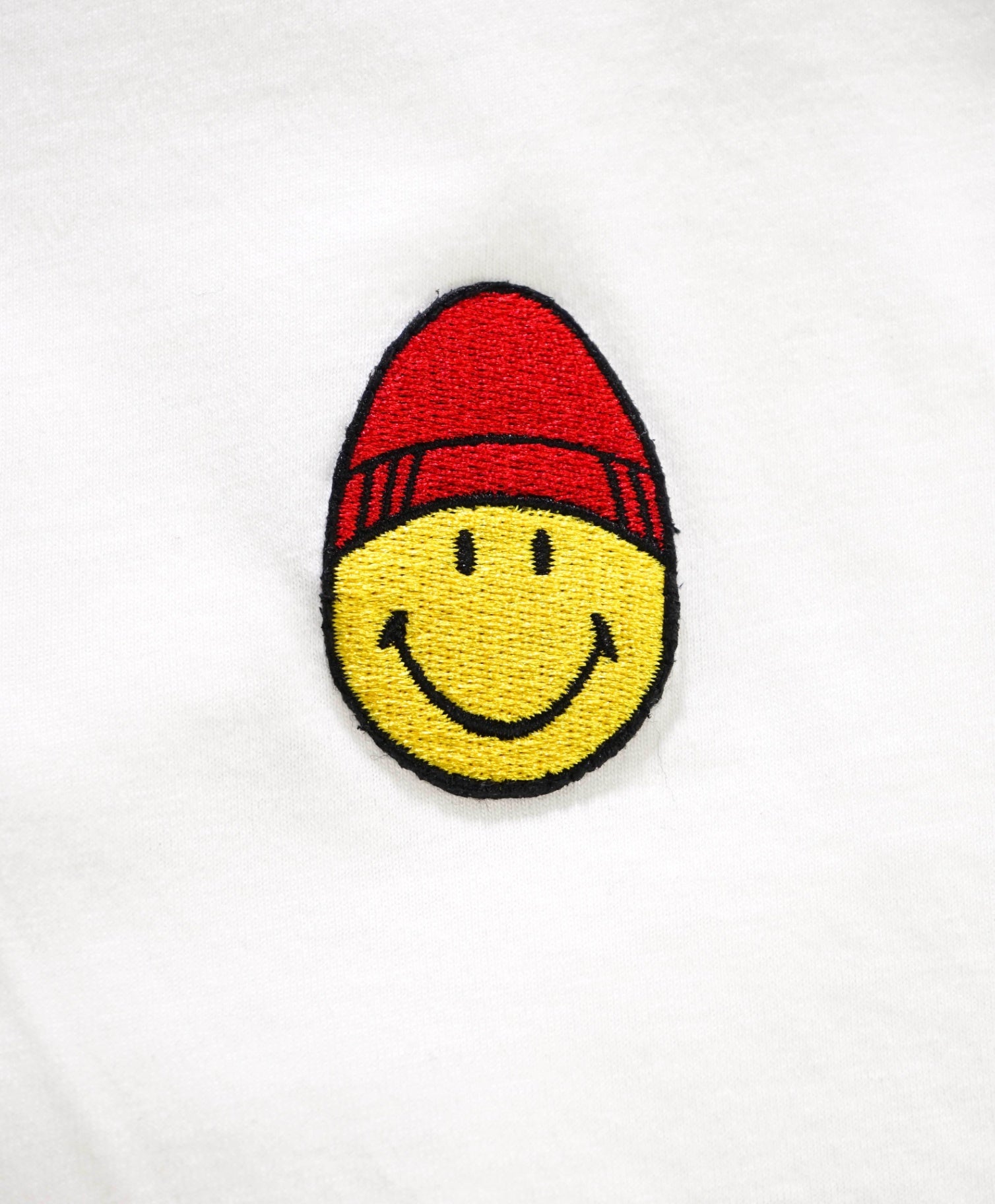 $130 AMI - Solid White Cotton Smiley T Shirt - L