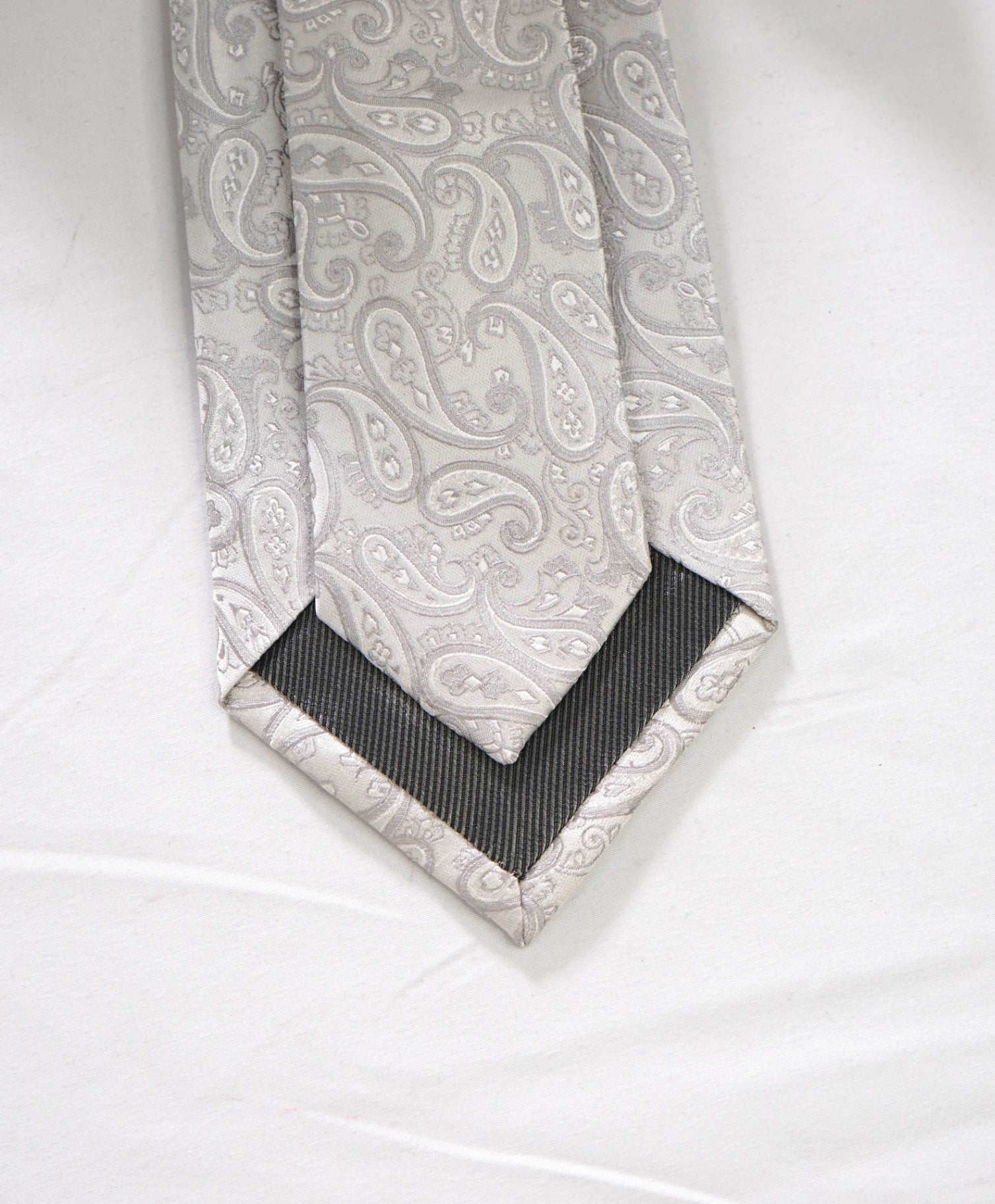 $192 LUIGI BORRELLI - Silver Paisley Silk - 3.5" Tie