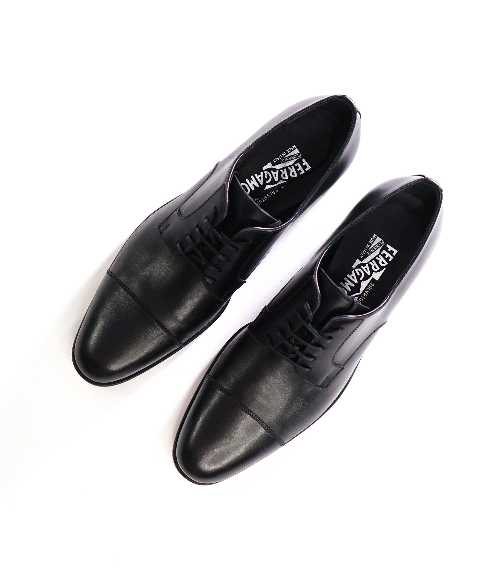 $1,150 FERRAGAMO - Black Leather Derby - 9.5 D