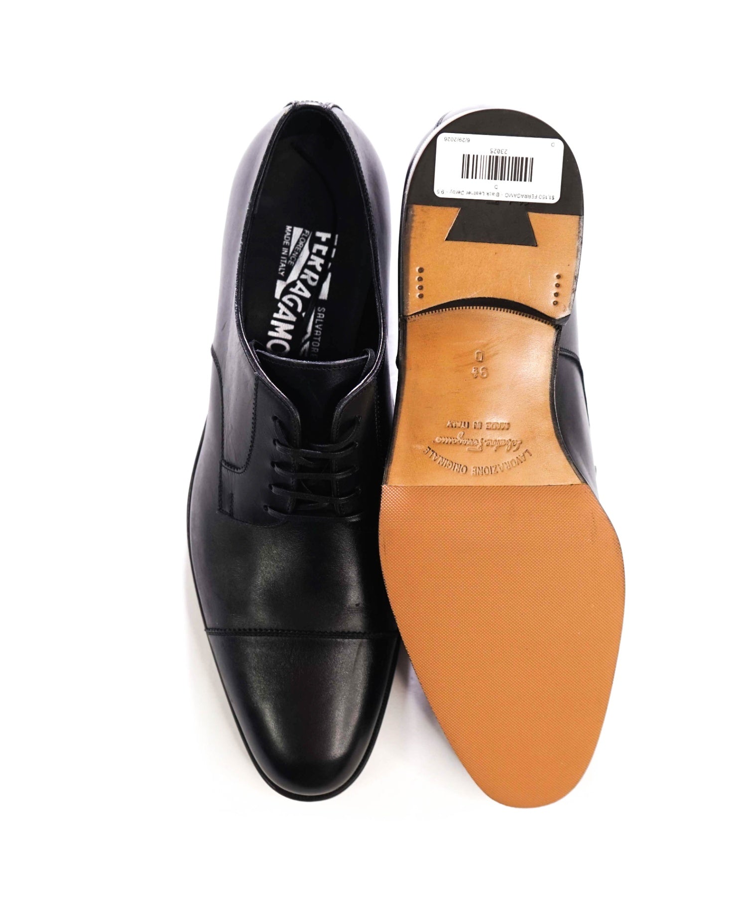 $1,150 FERRAGAMO - Black Leather Derby - 9.5 D
