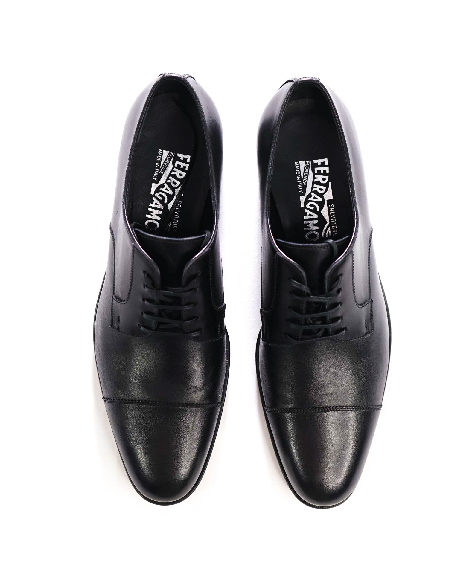 $1,150 FERRAGAMO - Black Leather Derby - 9.5 D