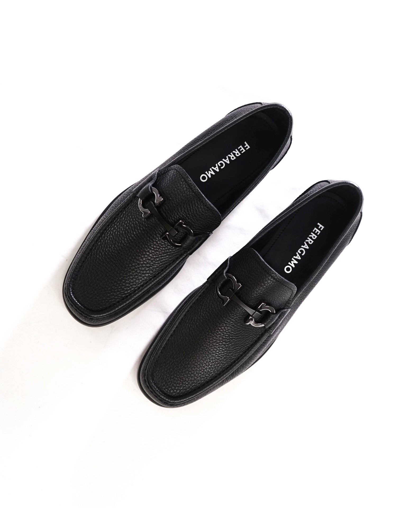 $850 FERRAGAMO - Black Leather "GRANDIOSO" Loafers - 7 3E