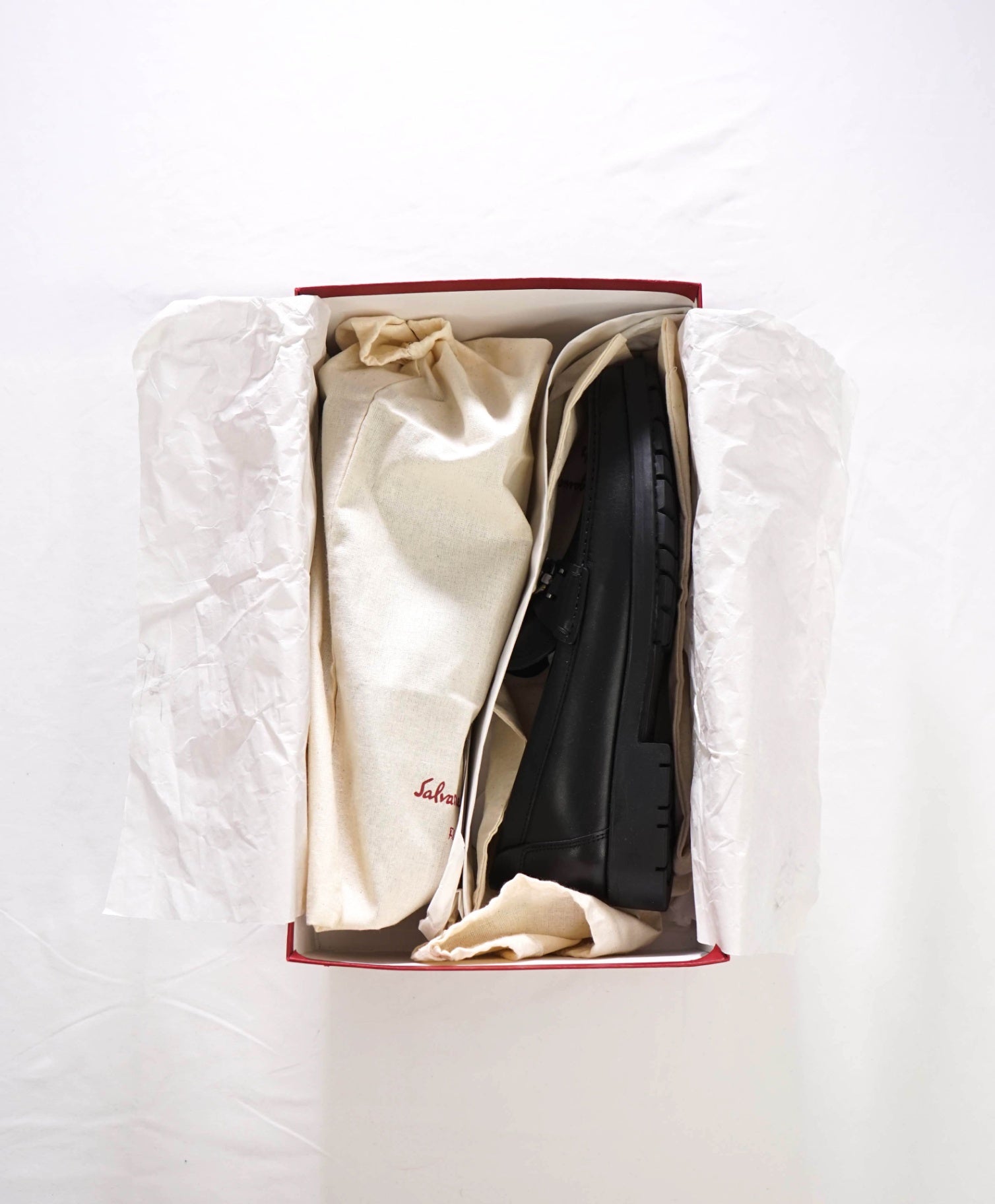 $995 FERRAGAMO - Black "MASTER" Lug-Sole Loafers - 9 D