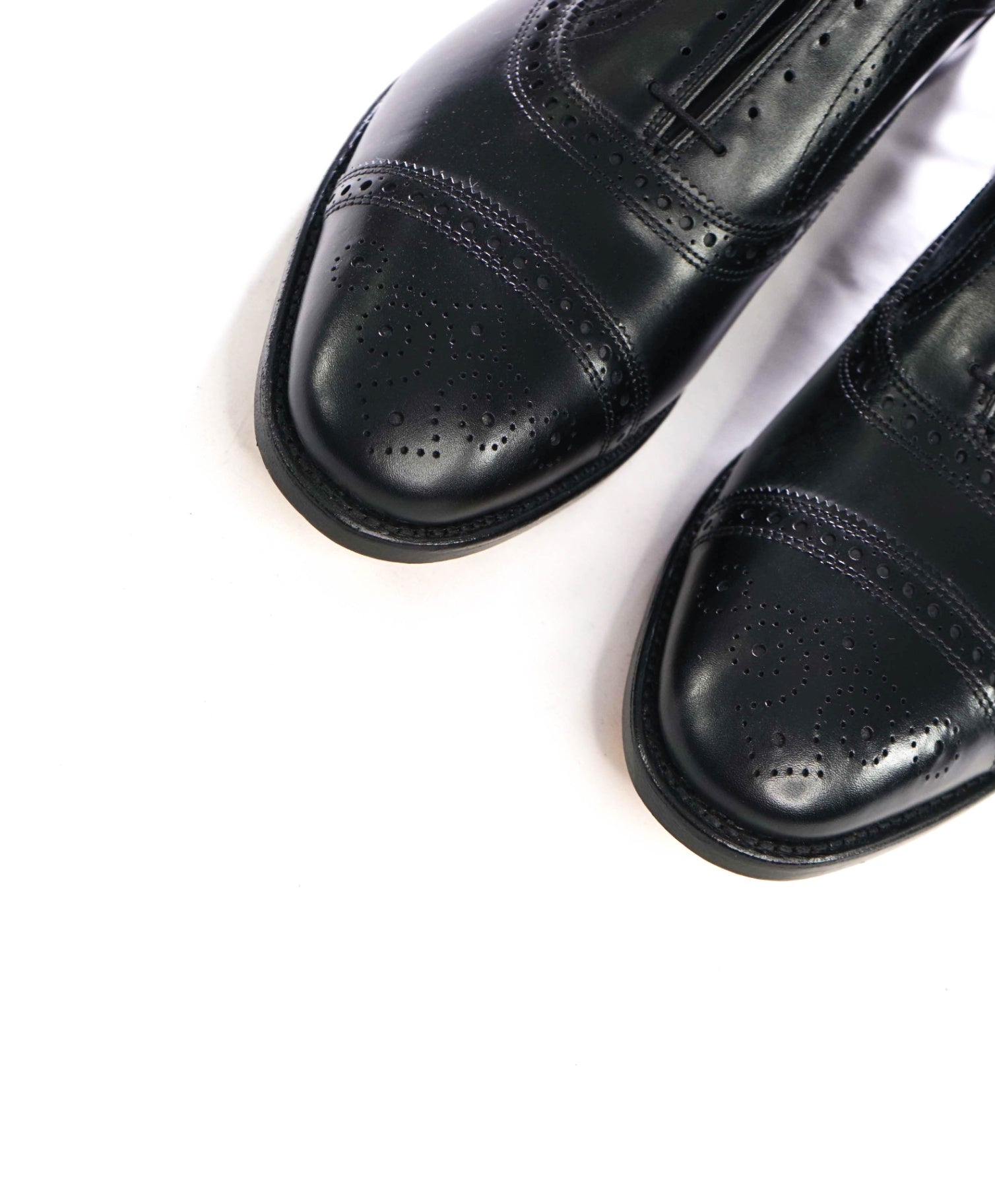 $450 ALLEN EDMONDS - Black Leather Oxfords - 11