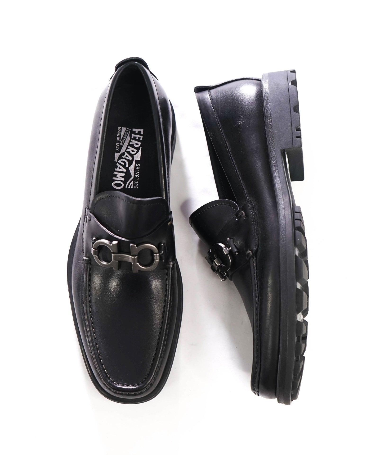 $895 FERRAGAMO - DAVID Black Leather Lug-Sole Loafers - 10 D