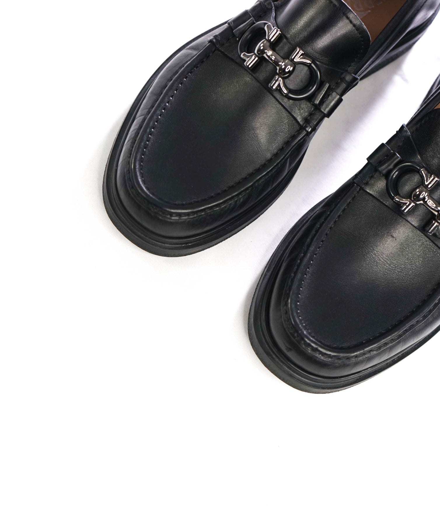 $850 FERRAGAMO - Black Leather Loafers - 9.5 EE