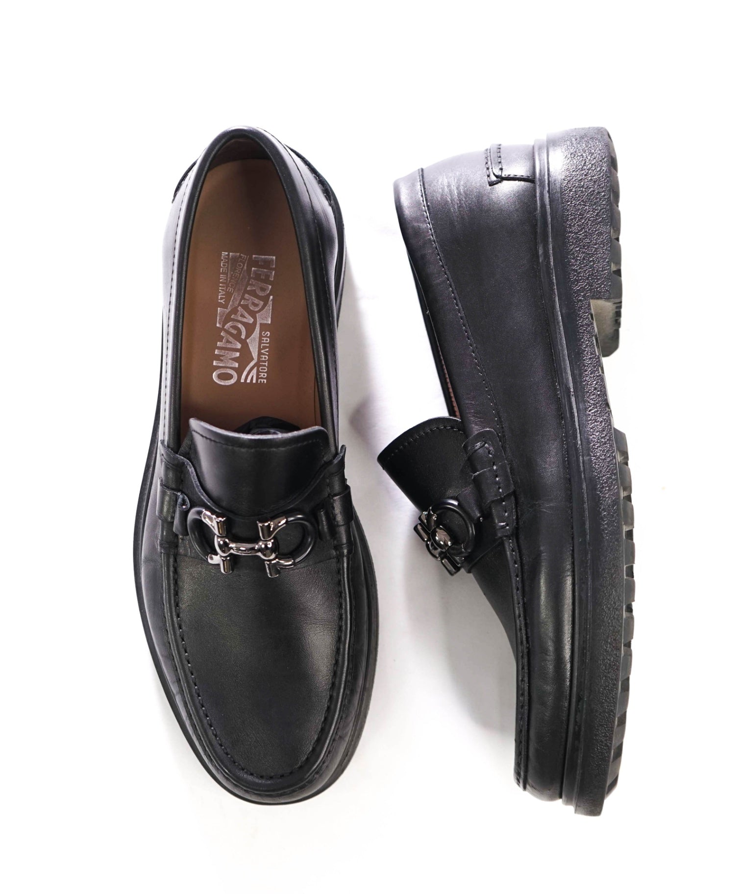 $850 FERRAGAMO - Black Leather Loafers - 9.5 EE