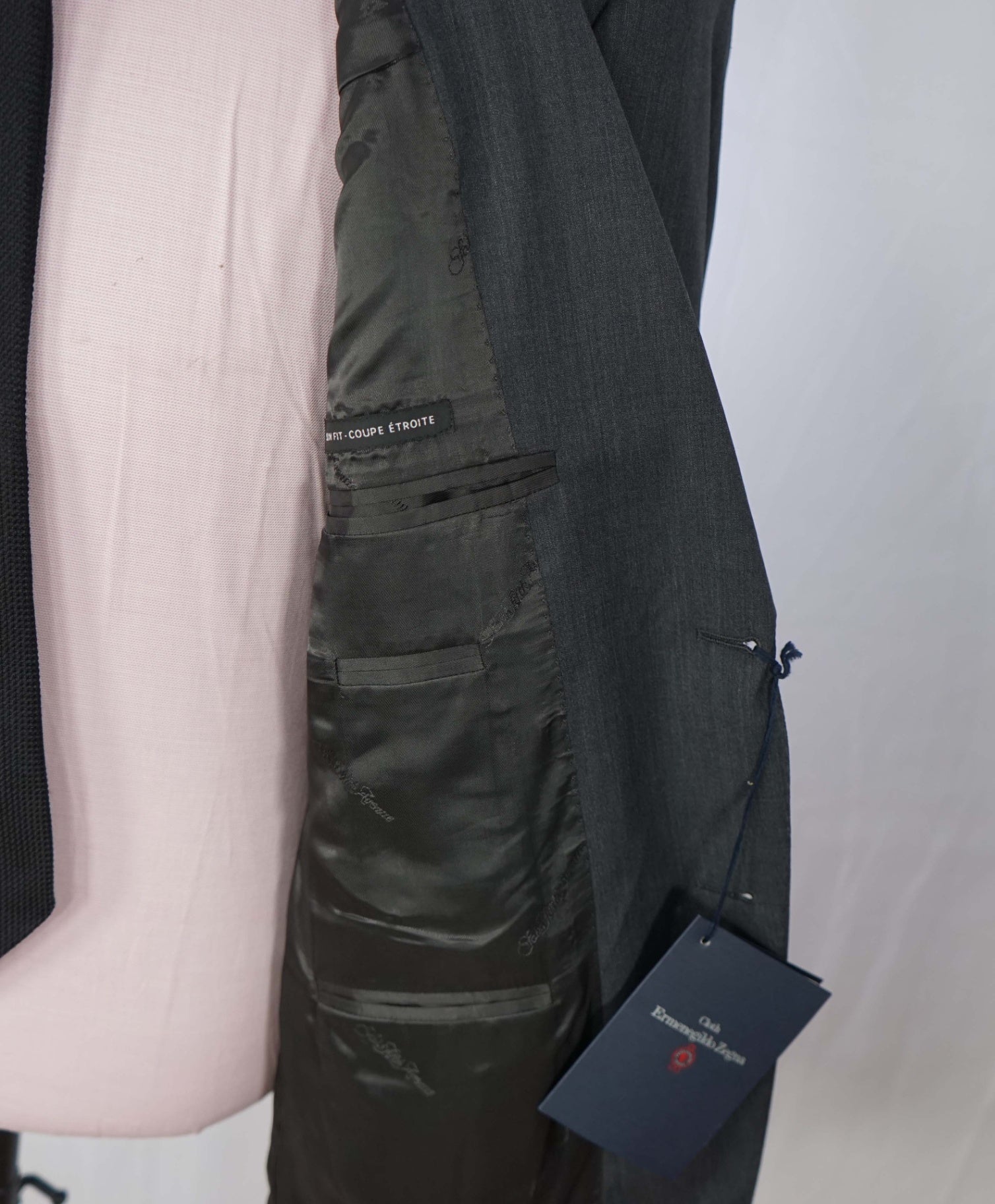 $1,295 ZEGNA For SFA - Solid Gray Wool/Silk Suit - 42S