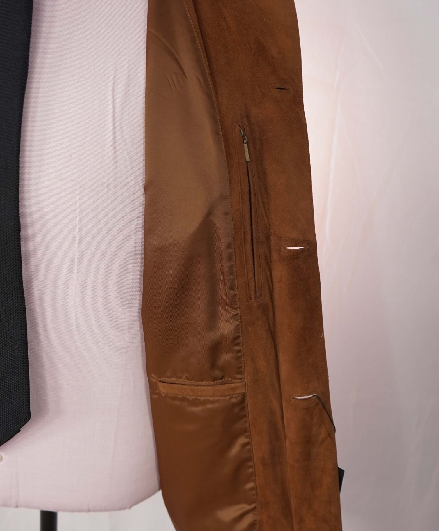 $900 GRANT THOMAS - Chestnut Brown Suede Jacket - 40R