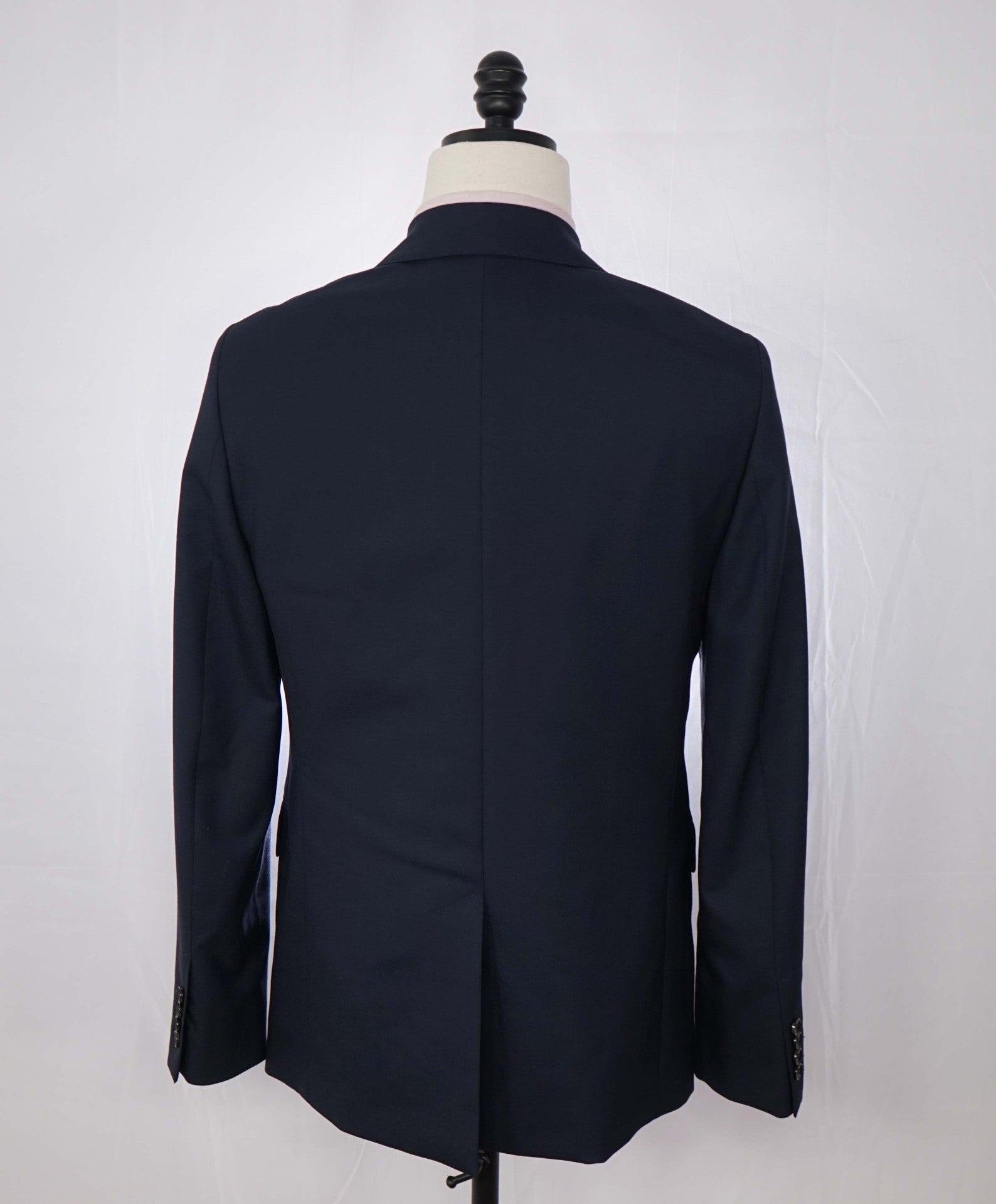 $1,020 AMI - Navy Blue Wool Blazer - 46