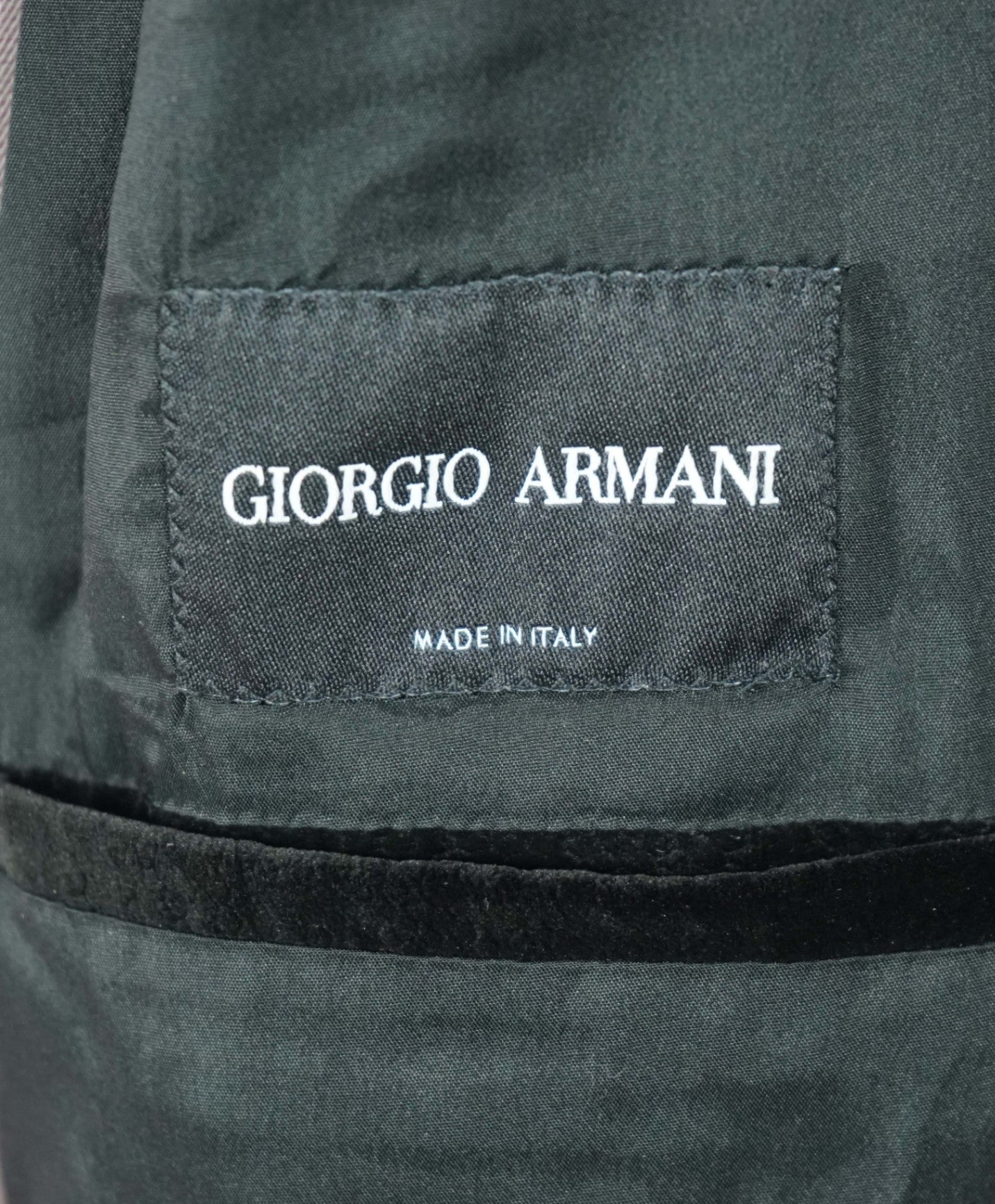 $2,995 GIORGIO ARMANI - Velvet Black Geometric Blazer - 42R