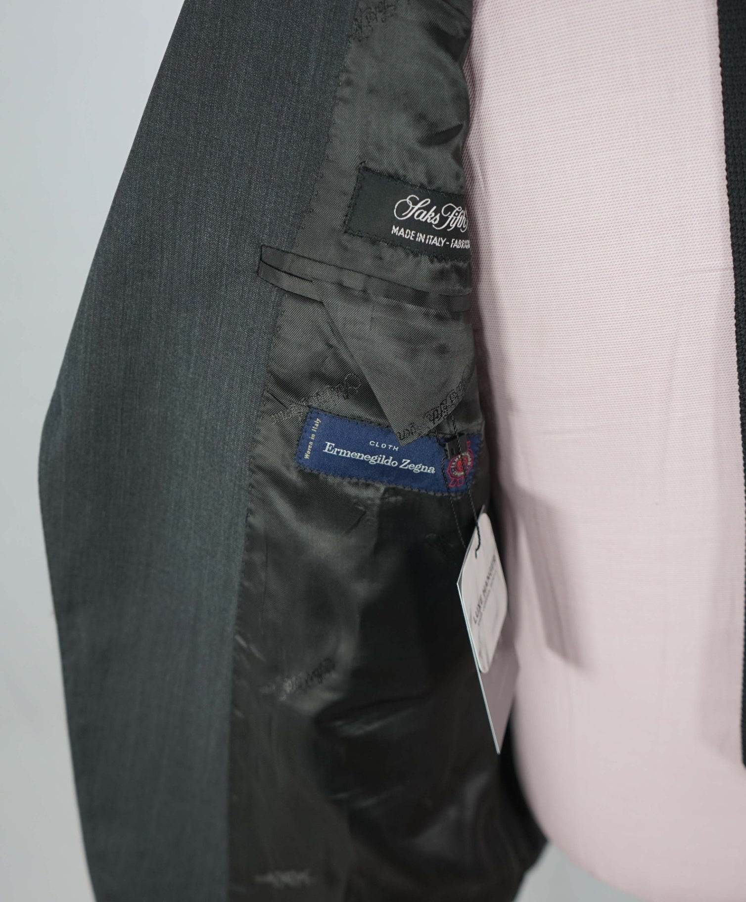 $1,295 ZEGNA For SFA - Solid Gray Wool/Silk Suit - 42S