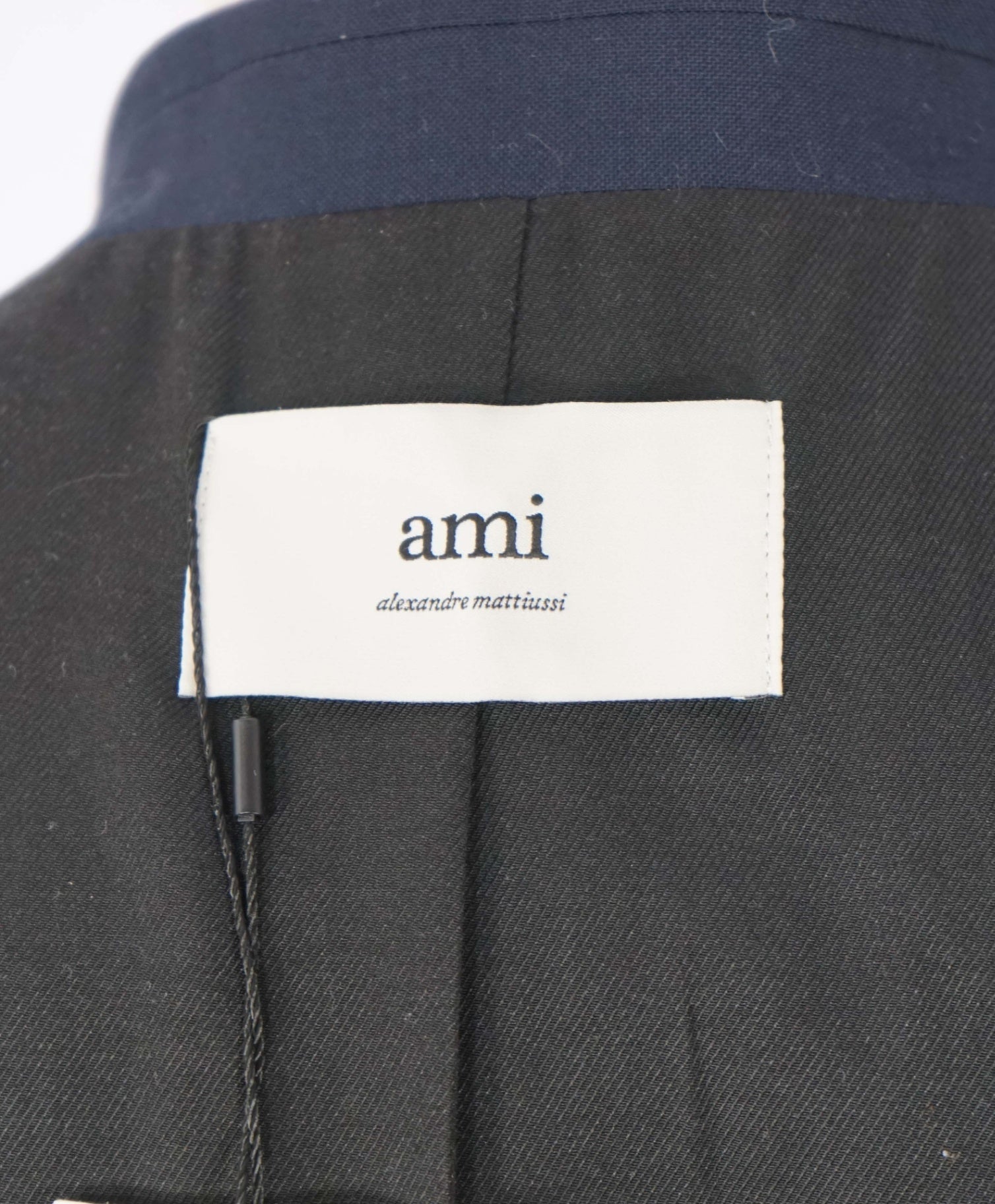 $1,020 AMI - Navy Blue Wool Blazer - 46