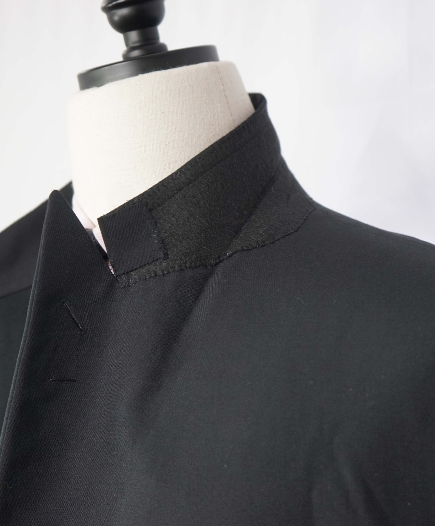 $3,295 RALPH LAUREN PURPLE LABEL - Black Wool Peak Lapel 1-Btn Dinner Jacket - 46R