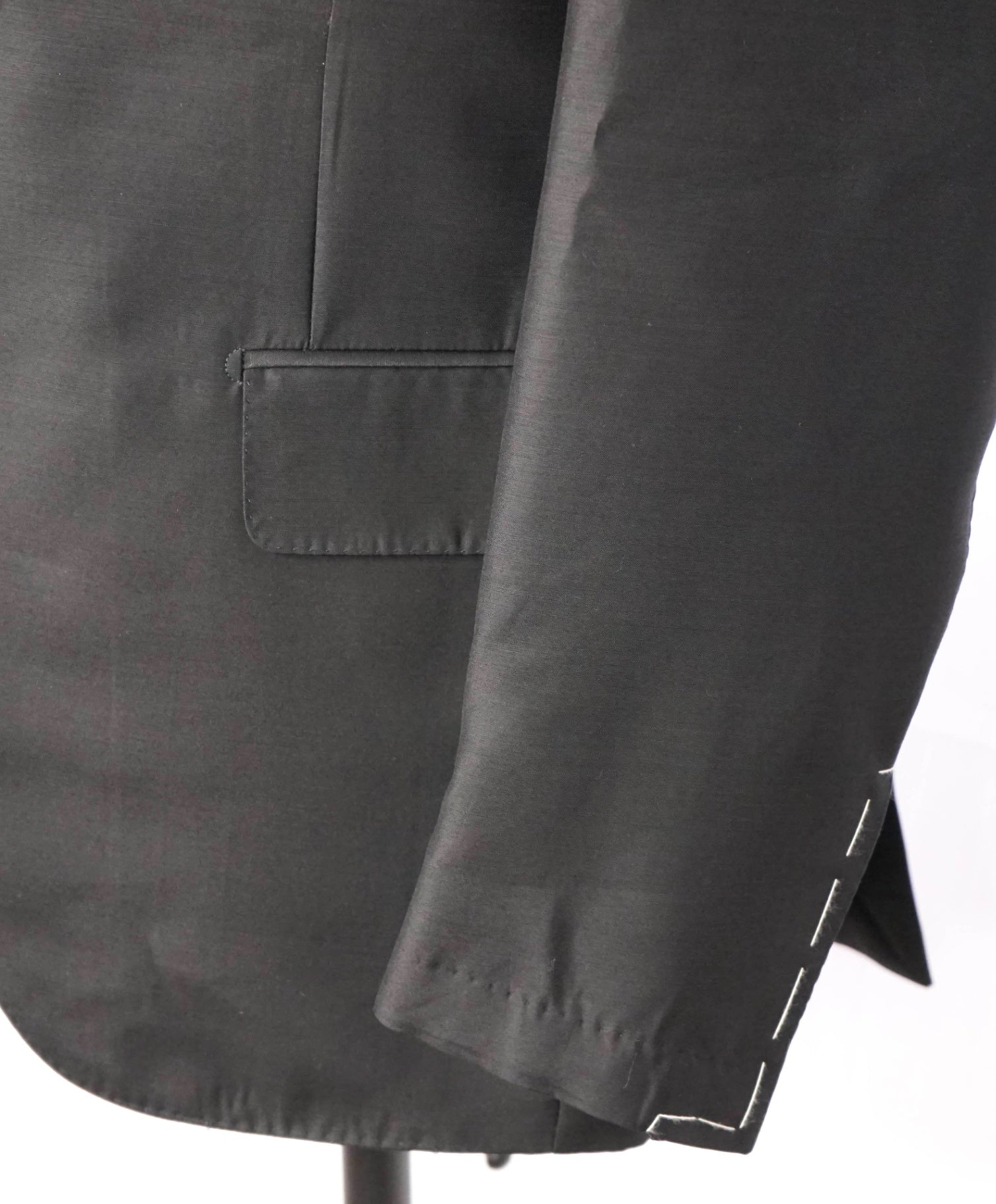 $1,495 EIDOS By ISAIA - Black PURE SILK Blazer - 40R