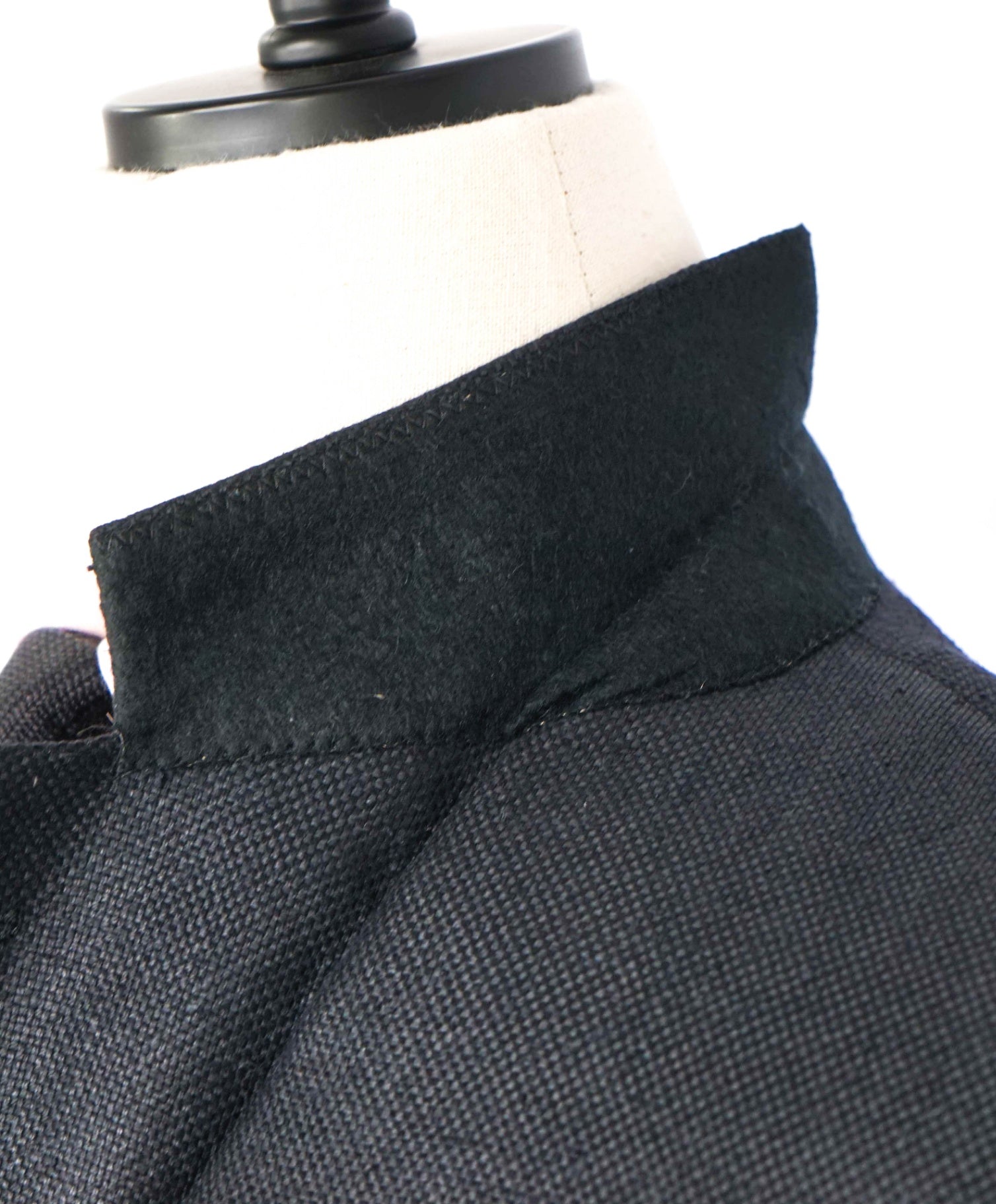 BROOKS BROTHERS - *VINTAGE* Black PURE SILK Blazer - 44L