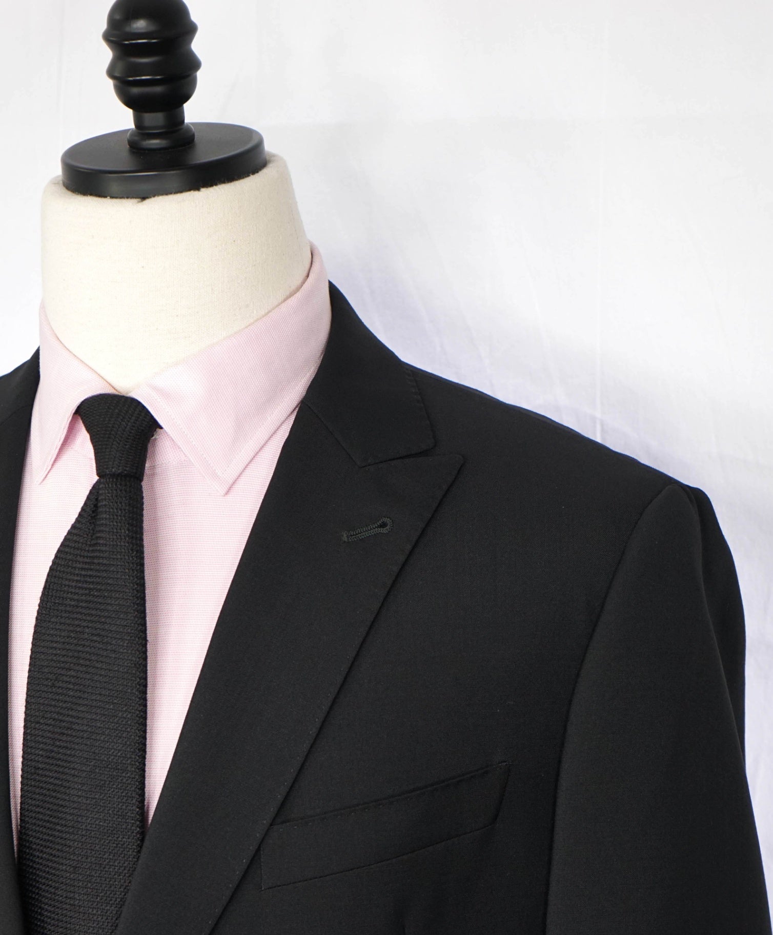 ARMANI COLLEZIONI - Black Wool Peak Lapel Blazer - 44R