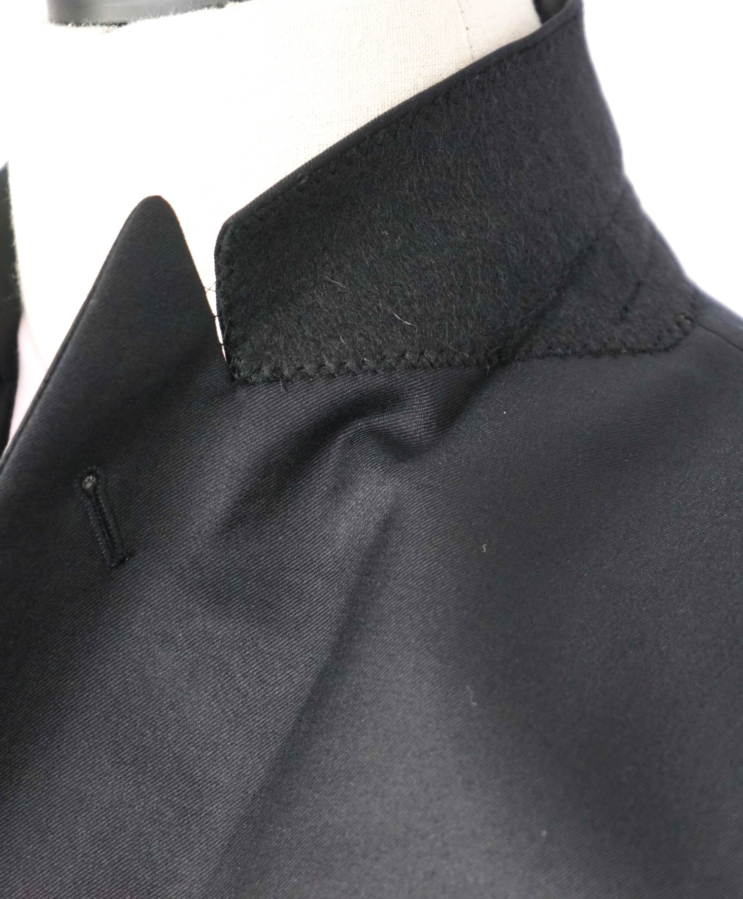 $3,195 GIORGIO ARMANI -Black Super 160's Dinner Jacket- 36S