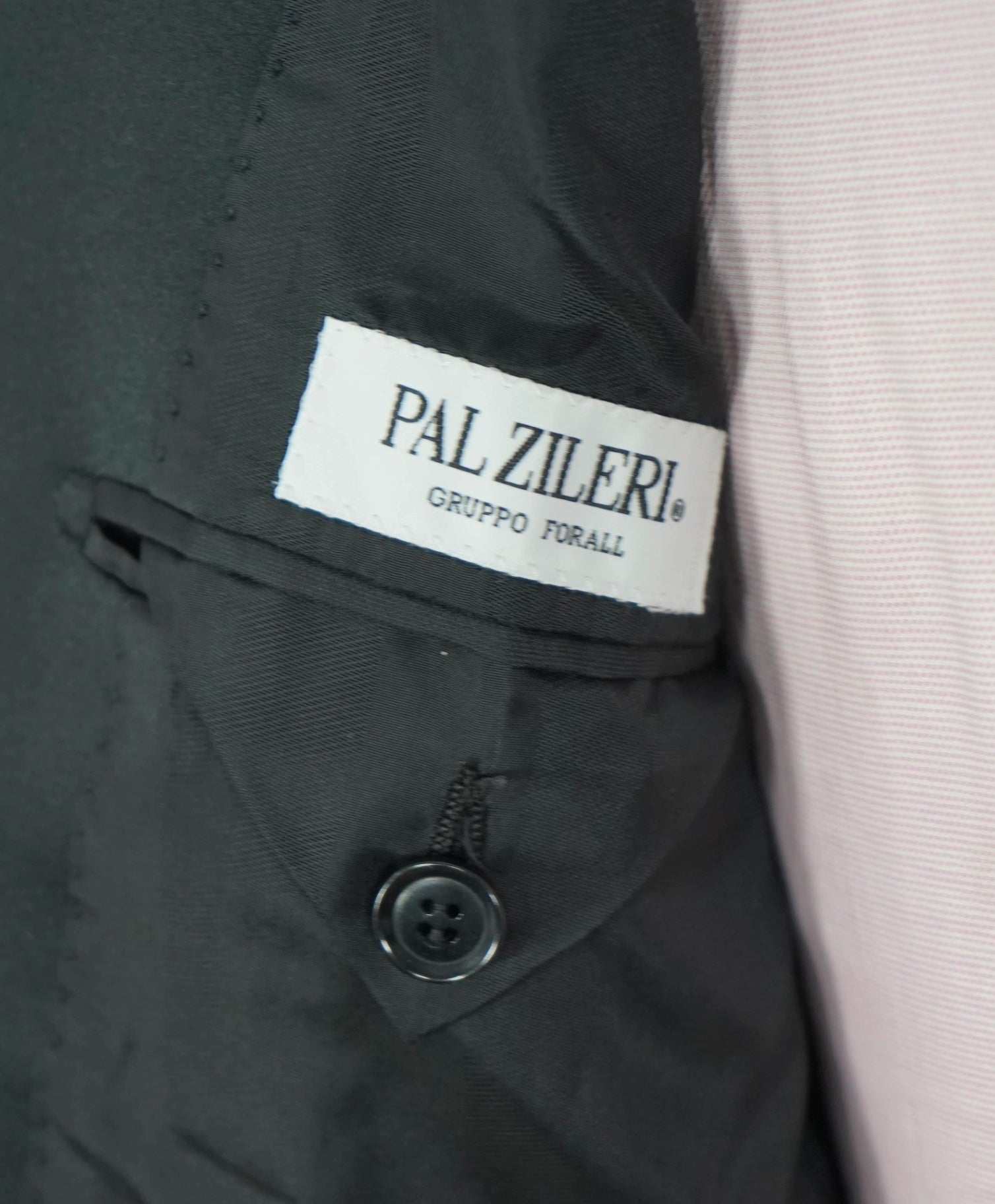 PAL ZILERI - *VINTAGE* Black Wool 3Btn Notch Lapel Tuxedo - 44L