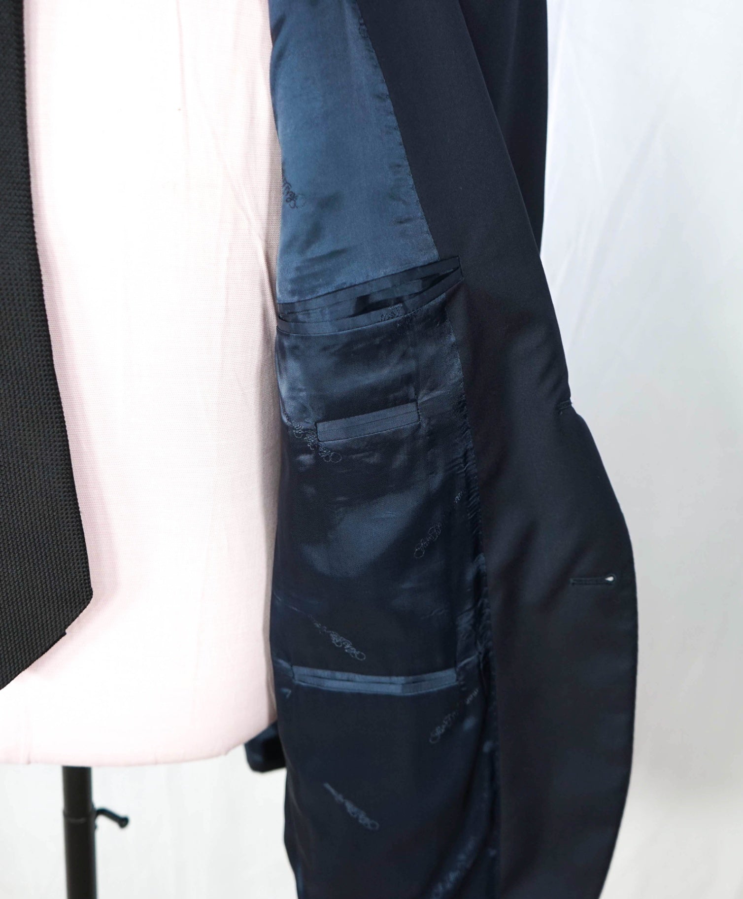 $1,295 ZEGNA For SFA - Navy Blue Wool/Silk Suit - 46R