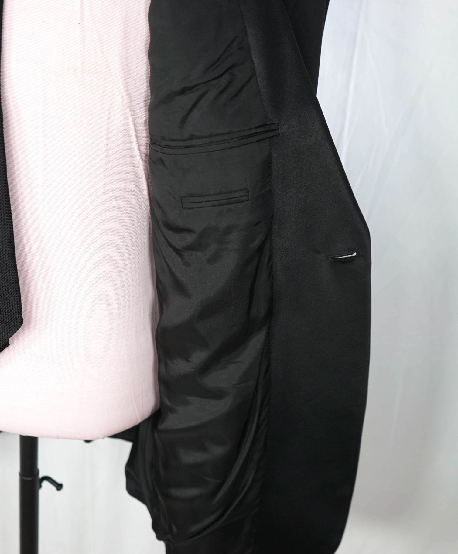 ARMANI COLLEZIONI - Black Wool Tuxedo DInner Jacket - 44L