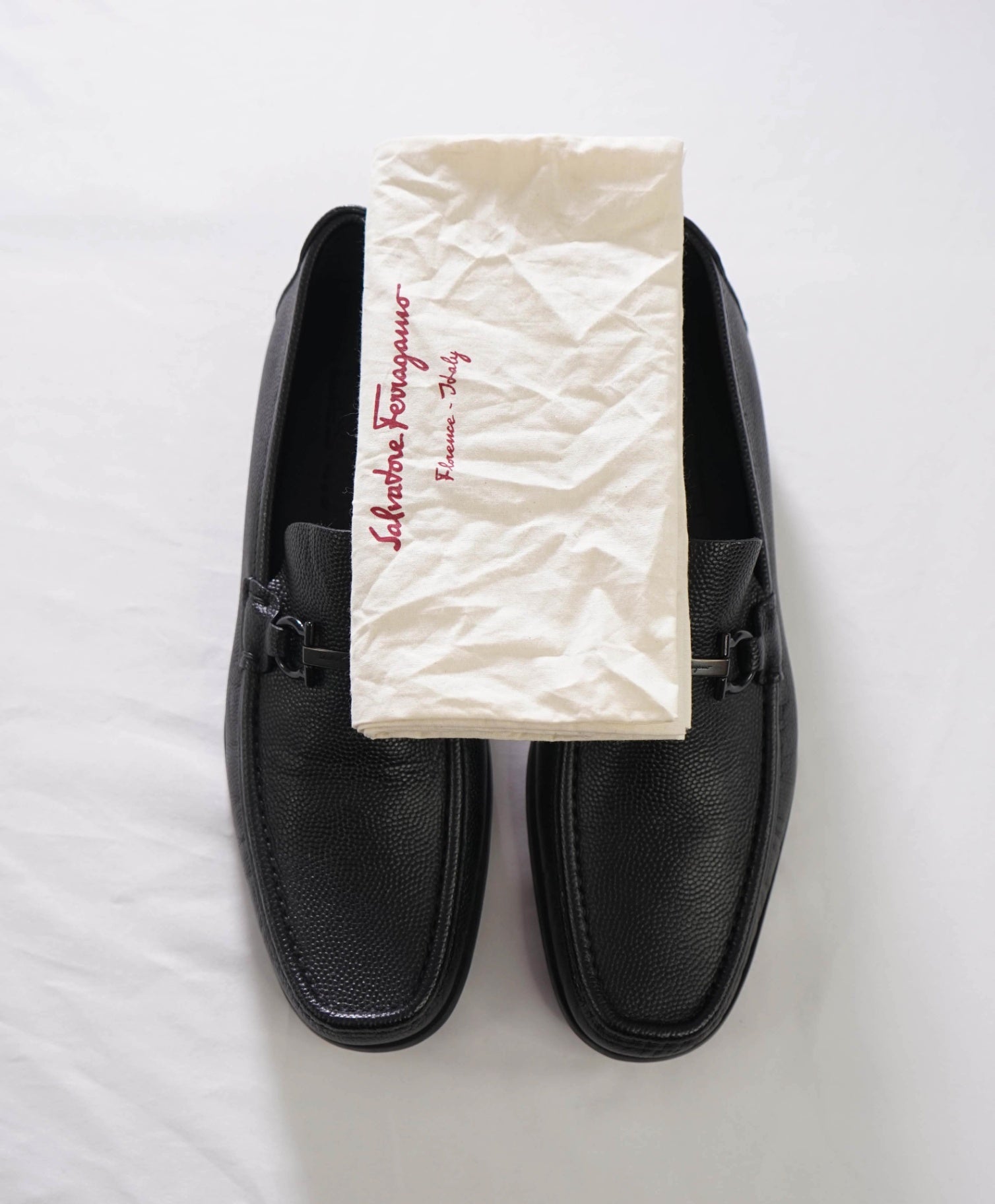 $850 FERRAGAMO - REGAL Black Pebble Leather Loafers - 9 D