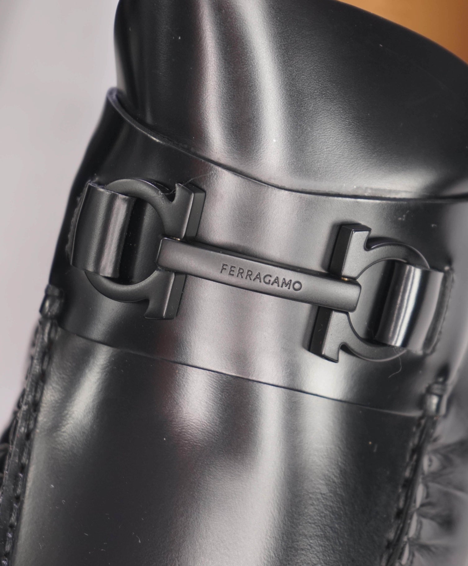 $995 FERRAGAMO - Black Leather "FORT" Loafers - 12 E
