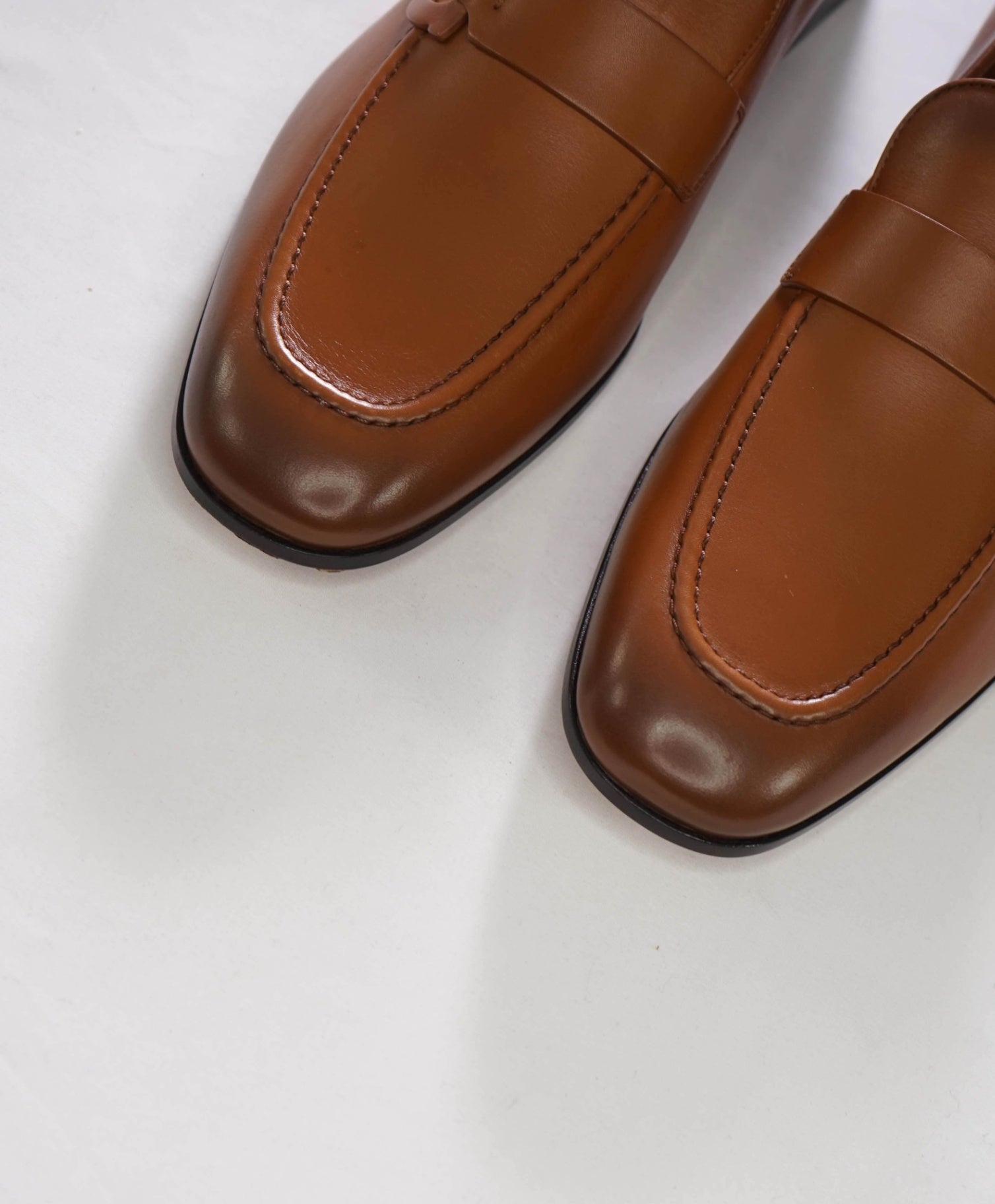 $1,050 FERRAGAMO - "BONNY" Brown Leather Loafers - 11 E