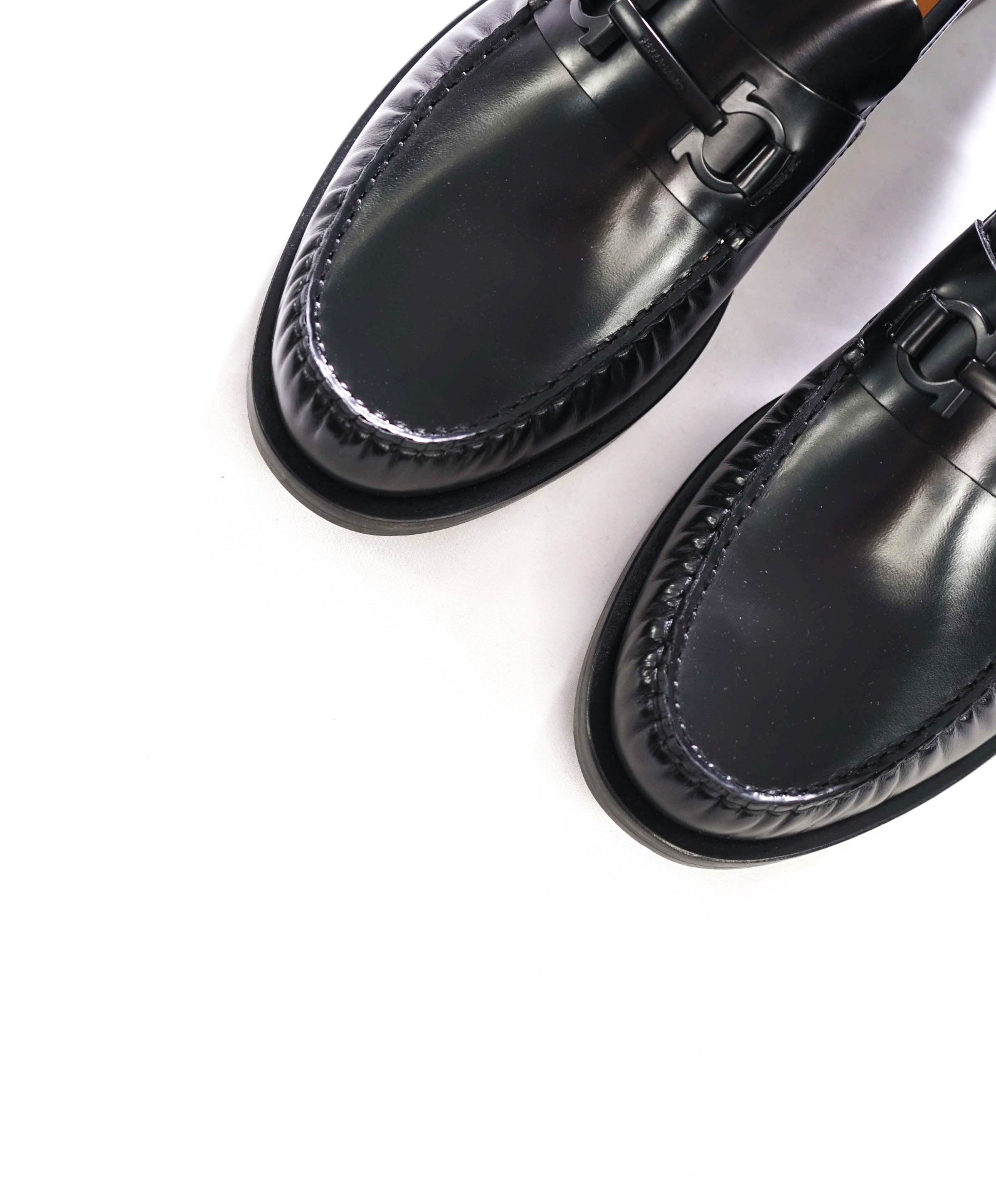 $995 FERRAGAMO - Black Leather "FORT" Loafers - 11 EE