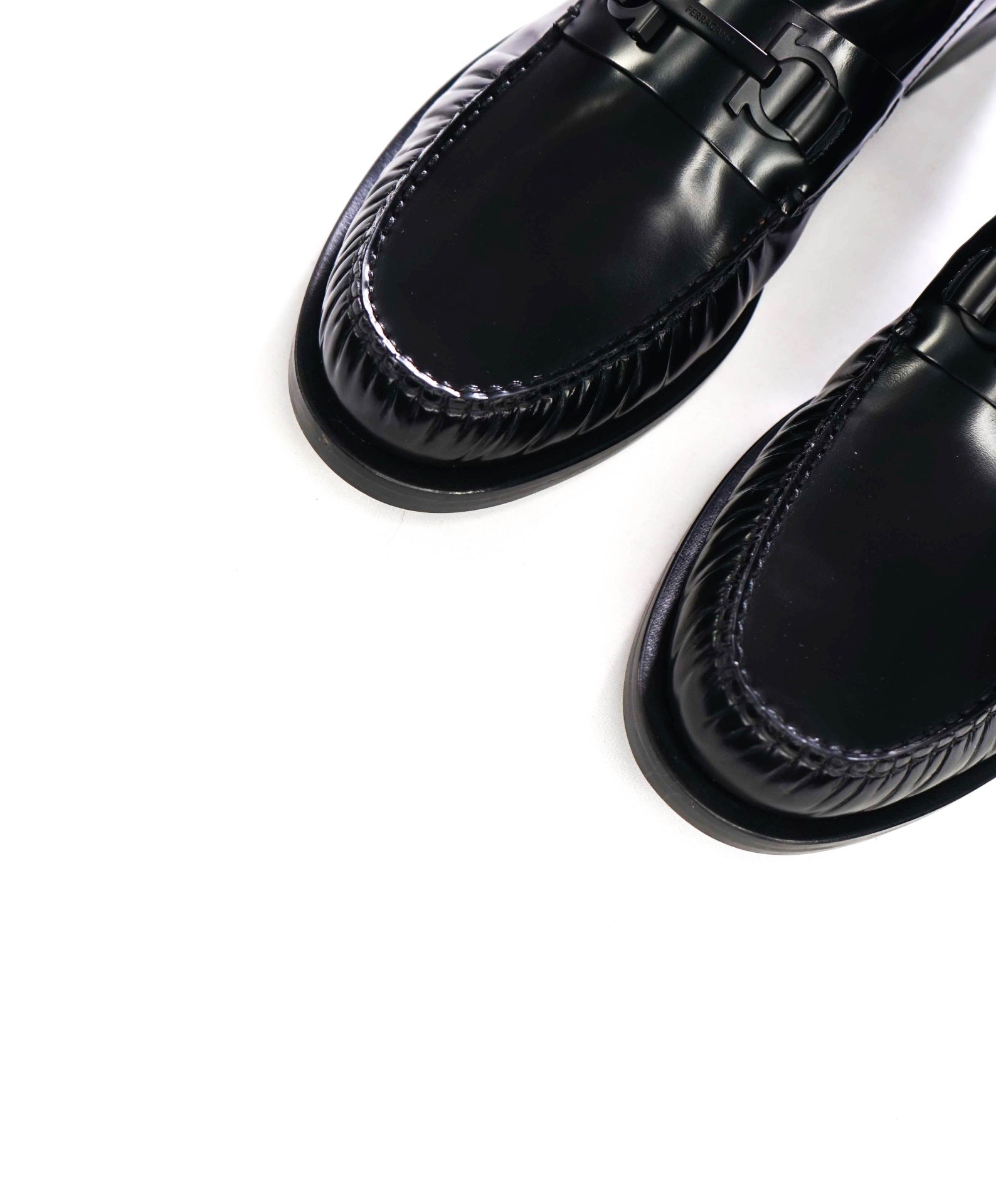 $995 FERRAGAMO - Black Leather "FORT" Loafers - 12 E