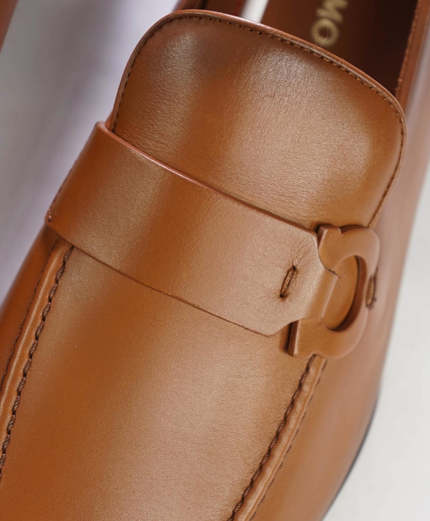 $1,050 FERRAGAMO - "BONNY" Brown Leather Loafers - 11 E