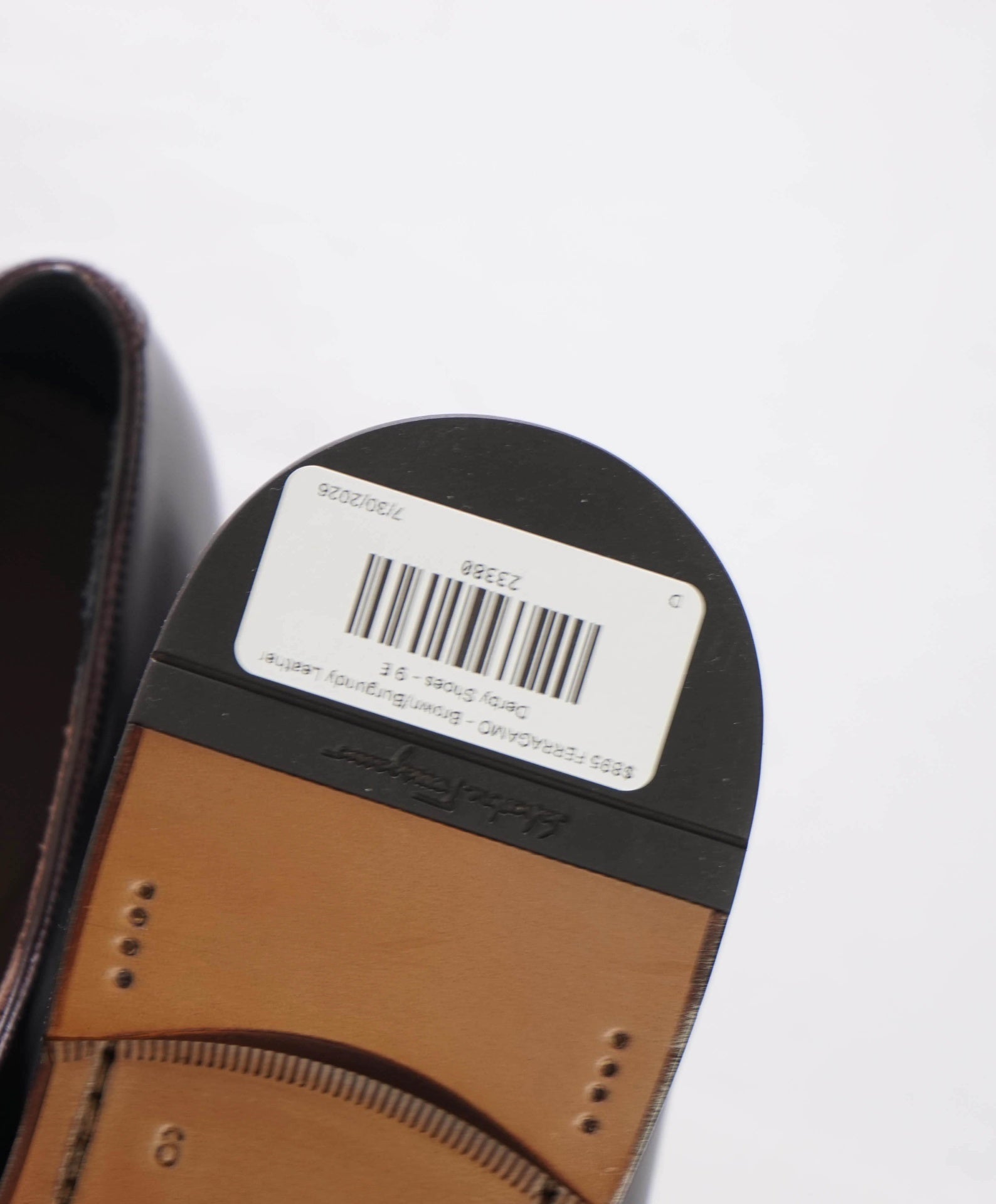 $895 FERRAGAMO - Brown/Burgundy Patina Leather Derby - 9 E