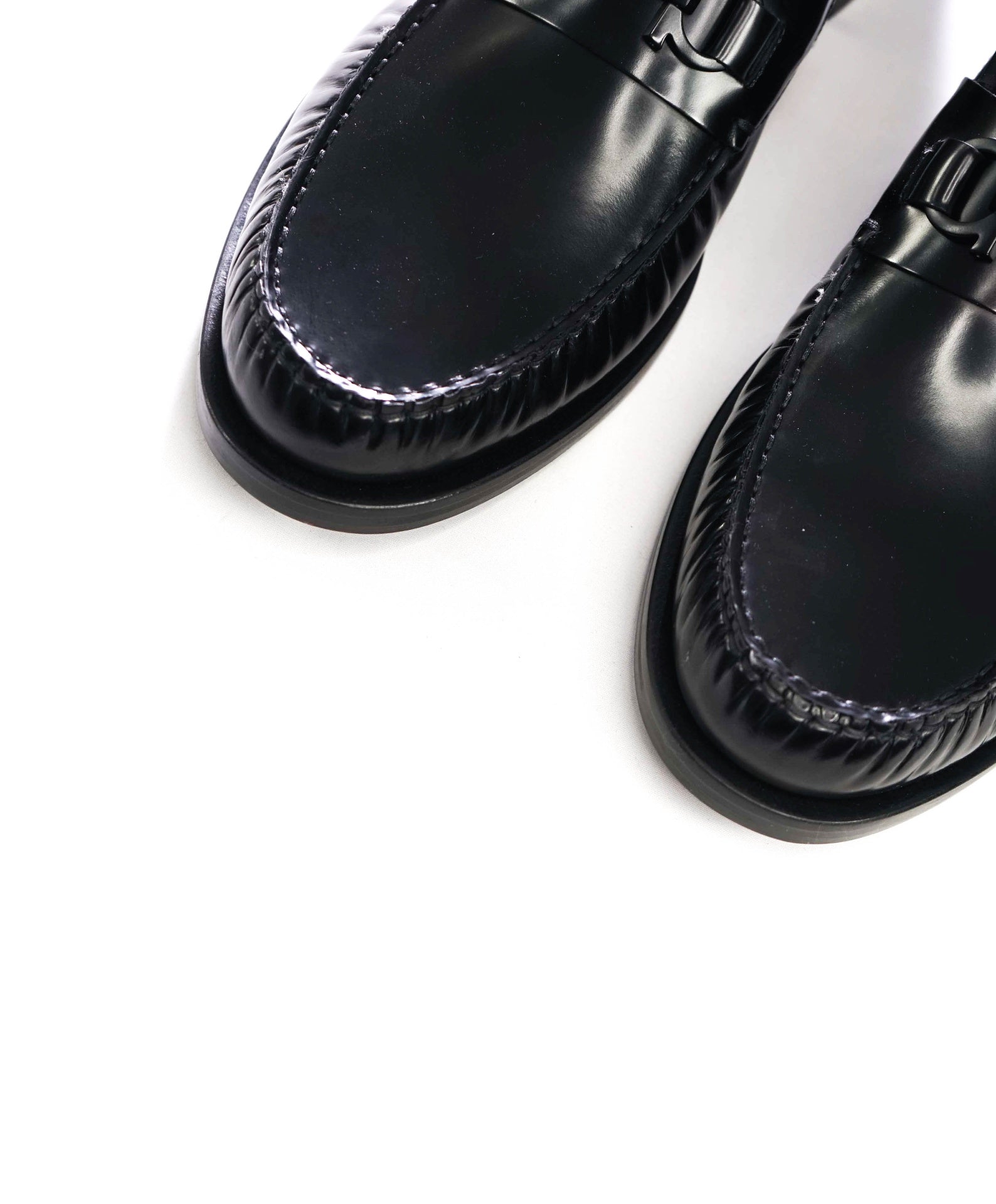 $995 FERRAGAMO - Black Leather "FORT" Loafers - 13 E