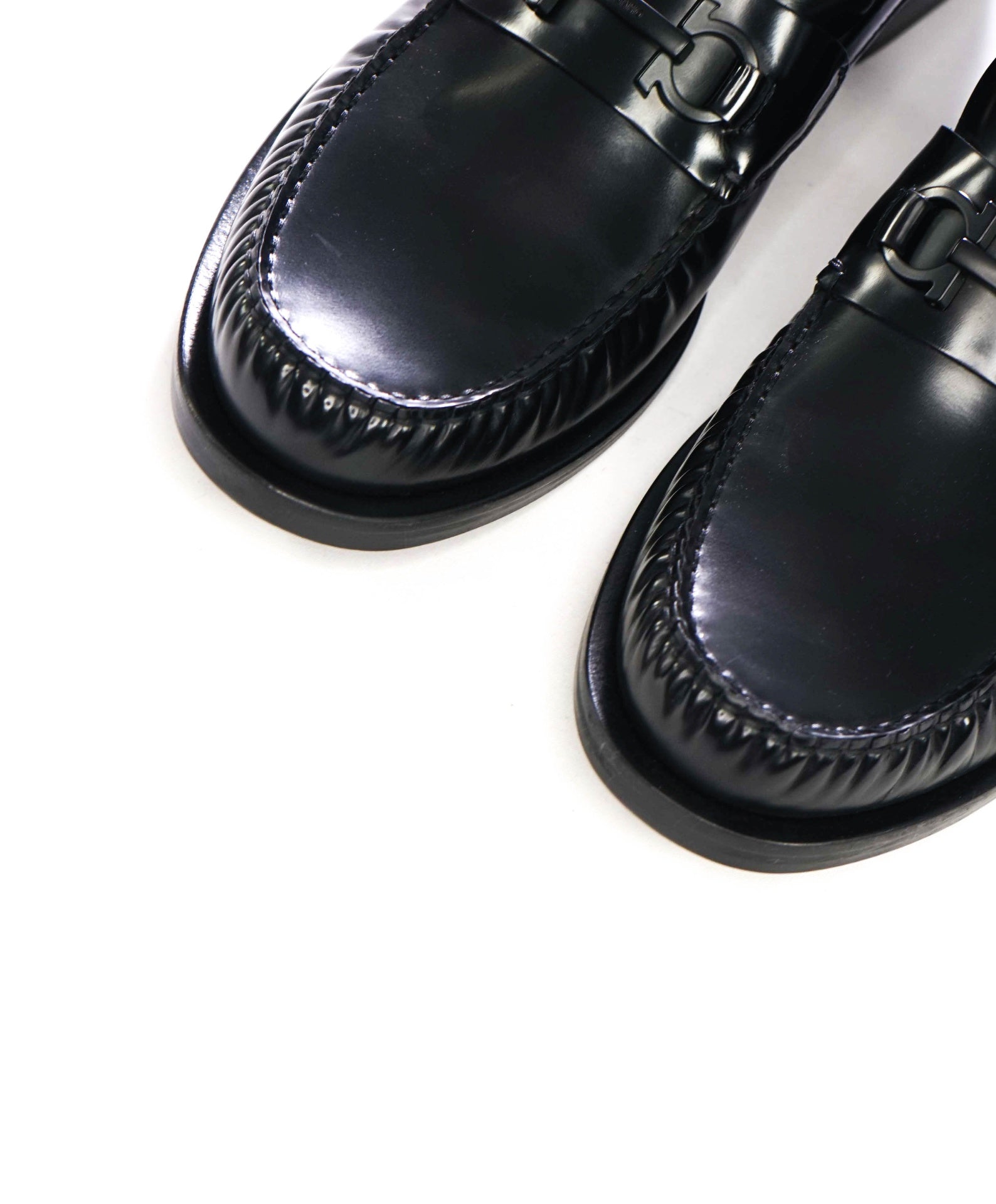 $995 FERRAGAMO - Black Leather "FORT" Loafers - 13 D