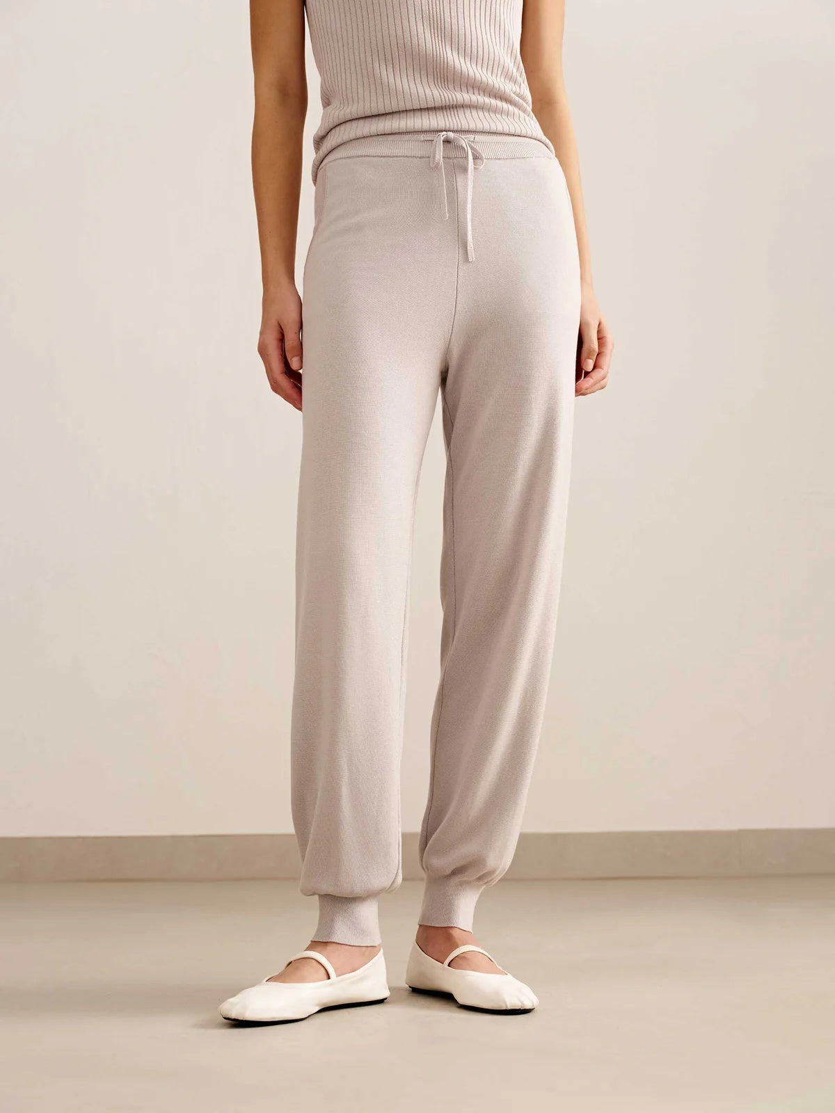 $545 ELEVENTY - Neutral Premium Joggers - M