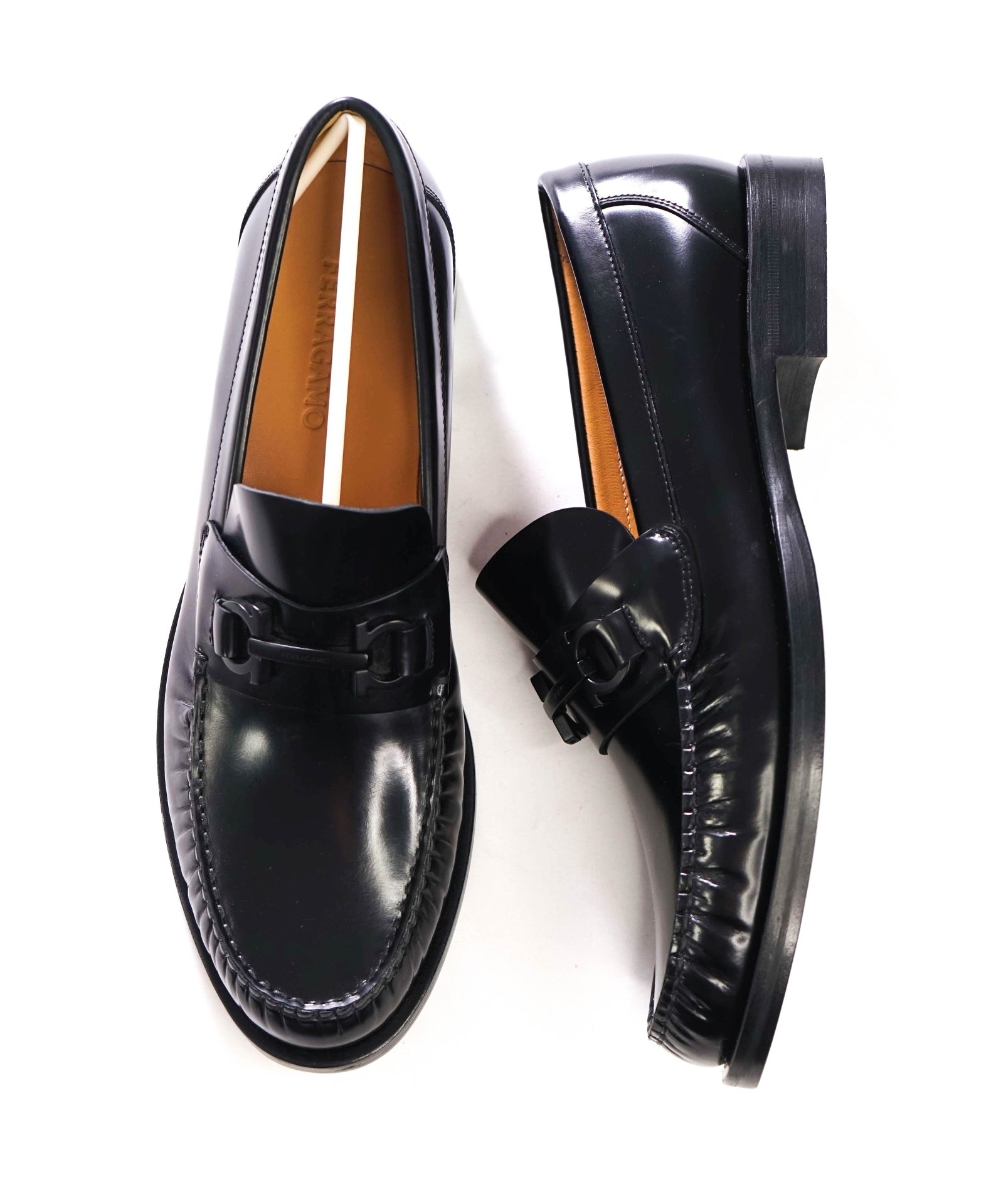 $995 FERRAGAMO - Black Leather "FORT" Loafers - 11 E