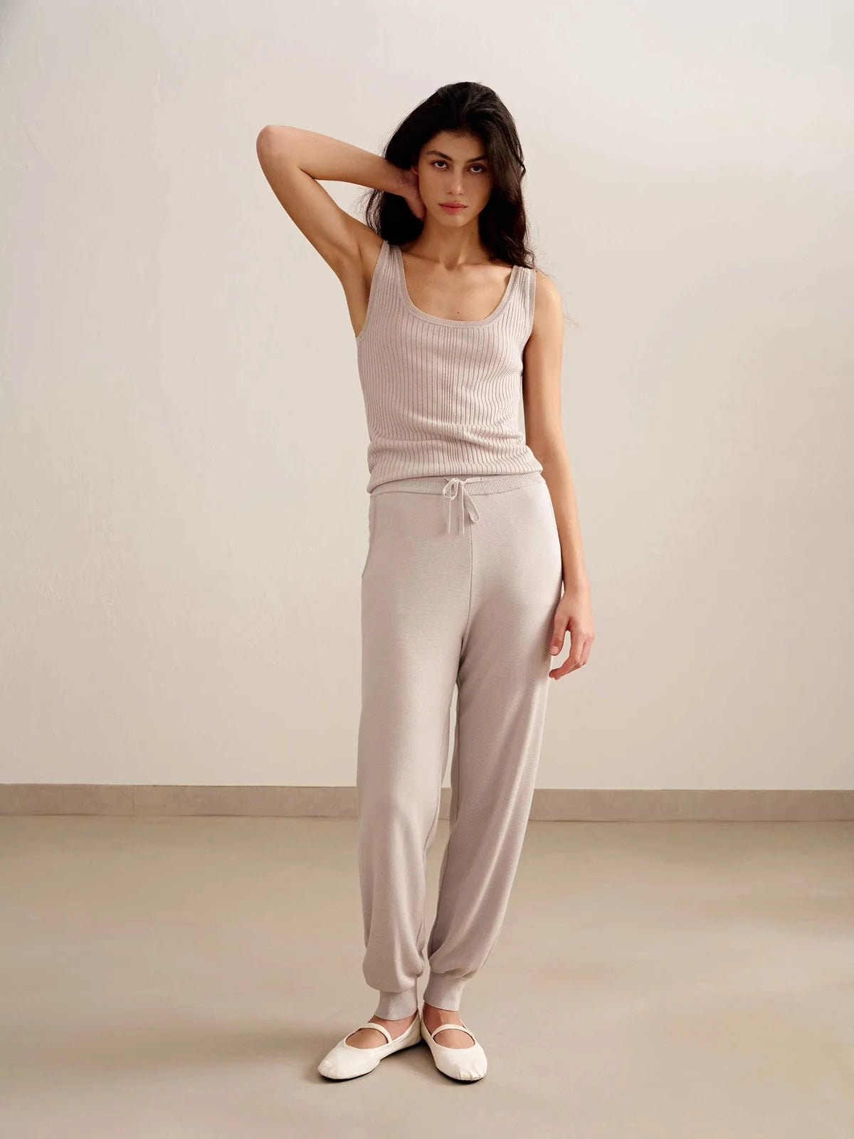 $545 ELEVENTY - Neutral Premium Joggers - M